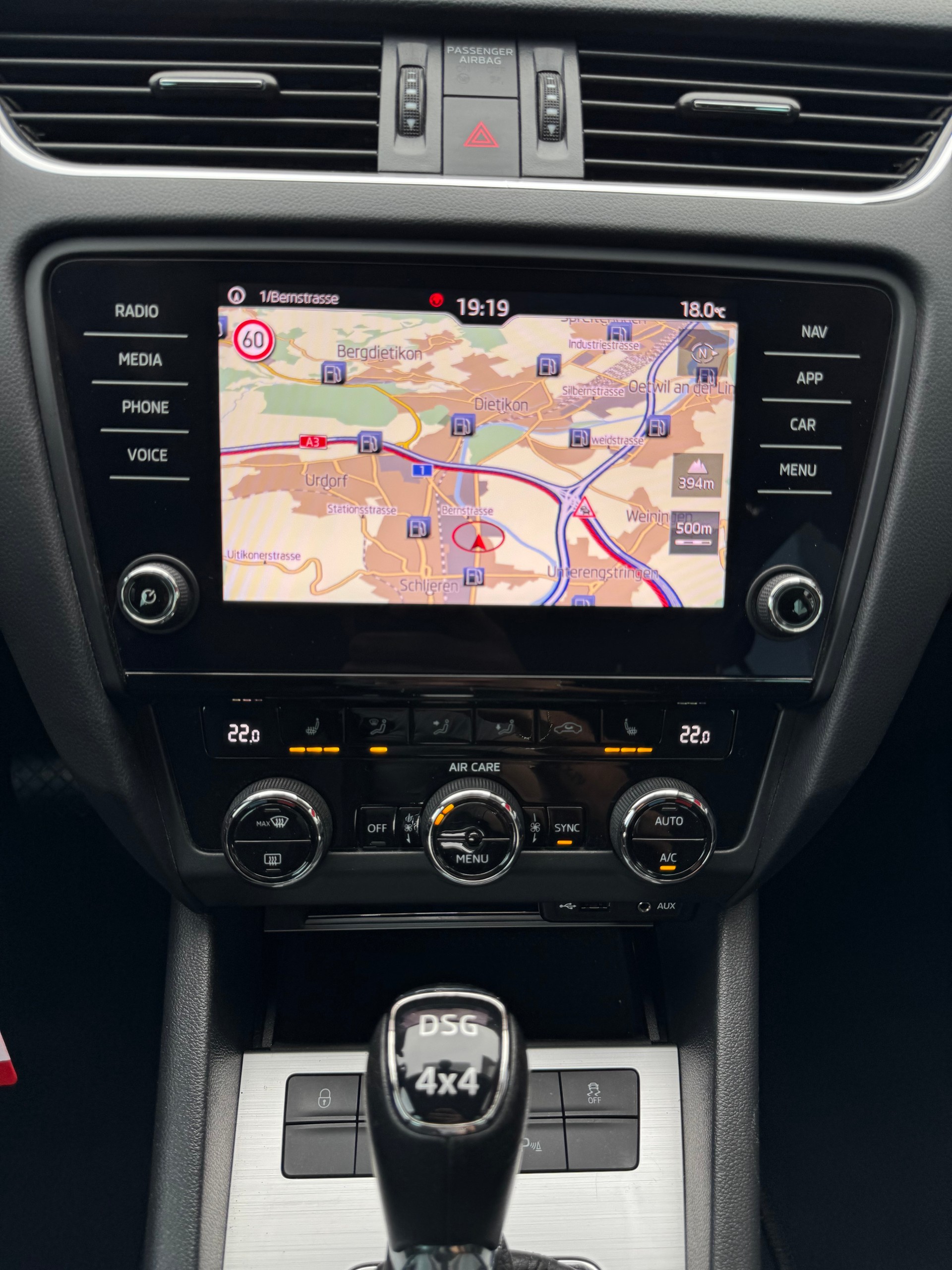 SKODA Octavia Combi 2.0 TDI Ambition 4x4-image-13