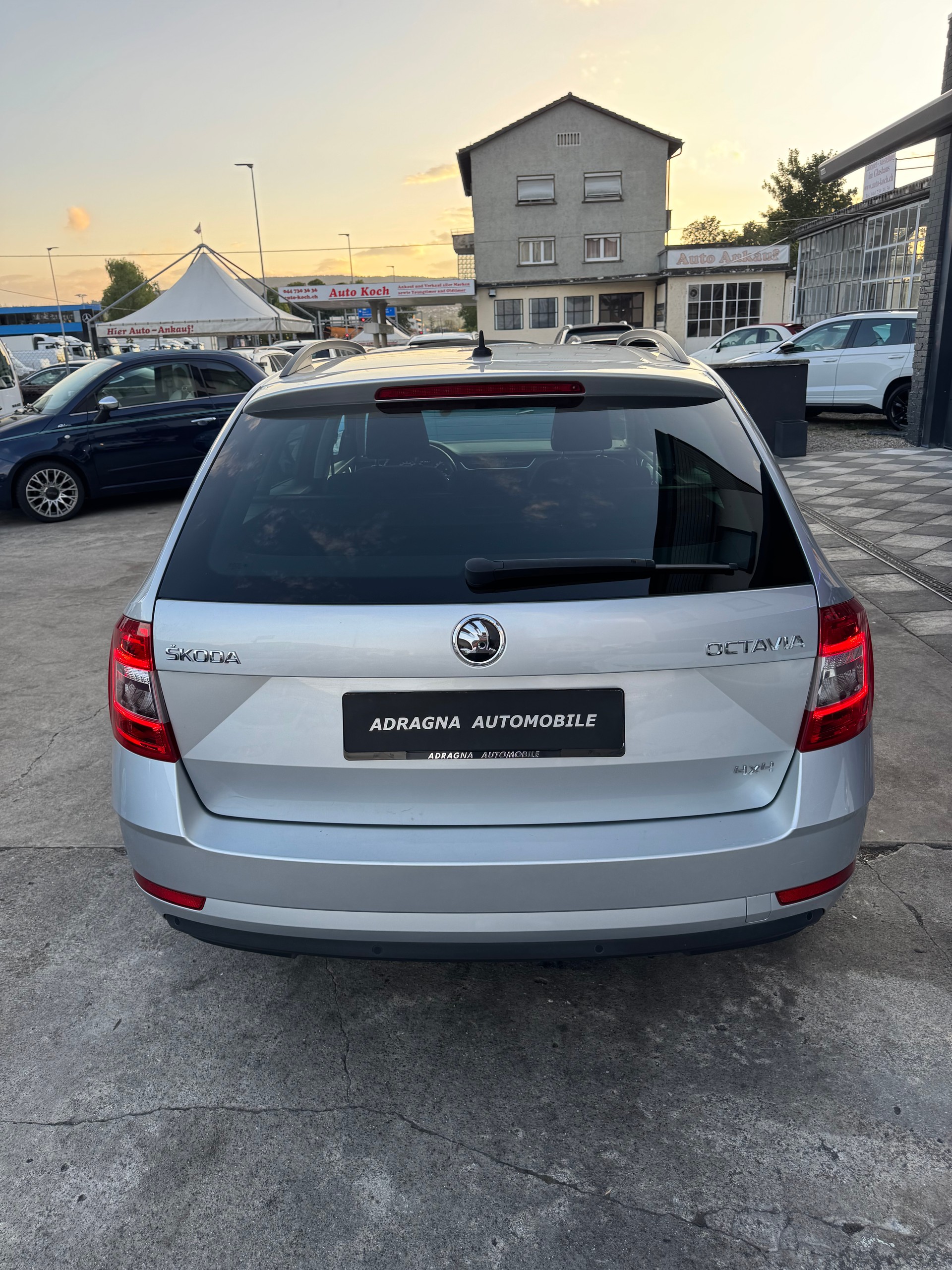 SKODA Octavia Combi 2.0 TDI Ambition 4x4-image-6