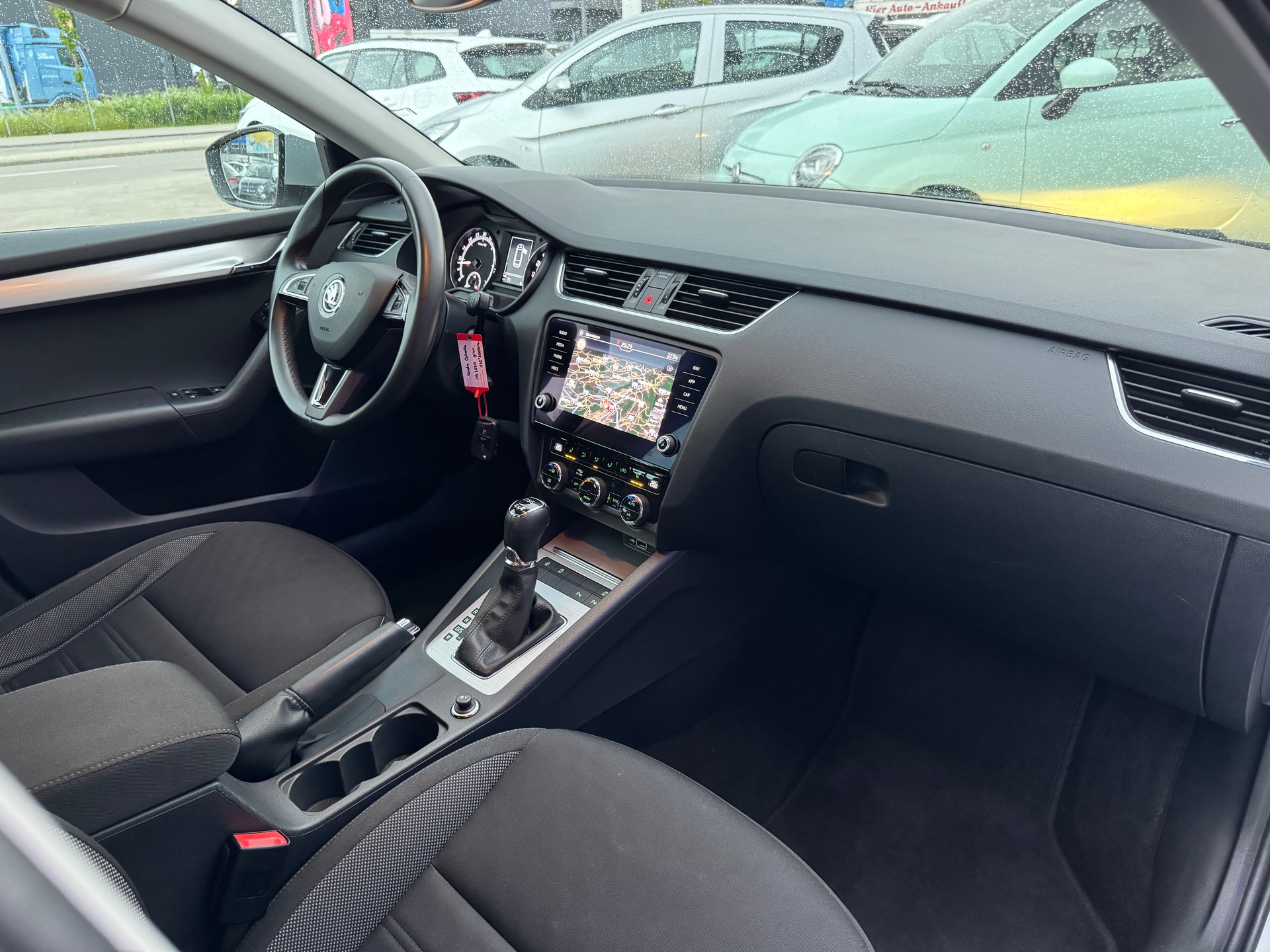 SKODA Octavia Combi 2.0 TDI Ambition 4x4-image-21