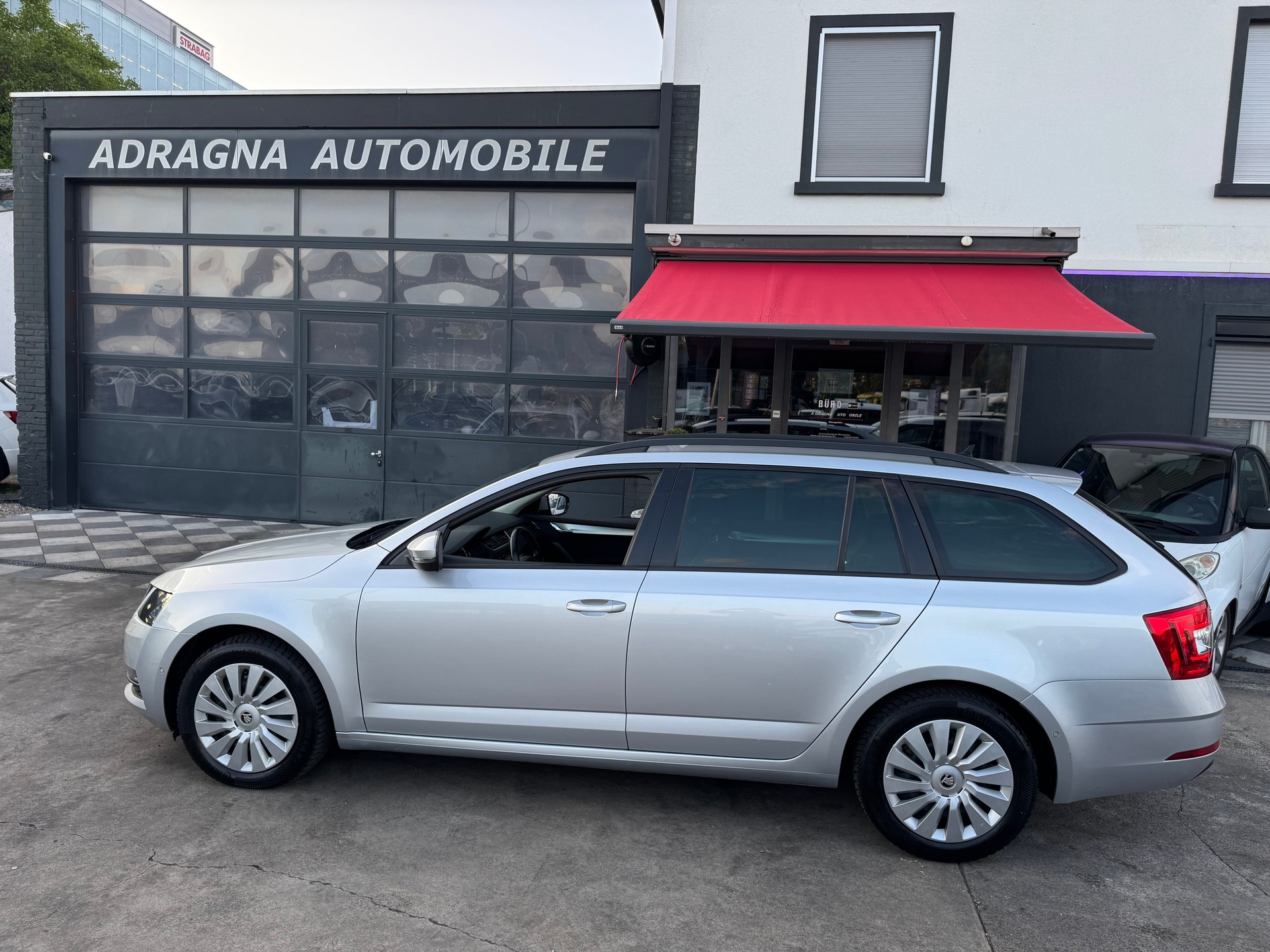 SKODA Octavia Combi 2.0 TDI Ambition 4x4-image-4