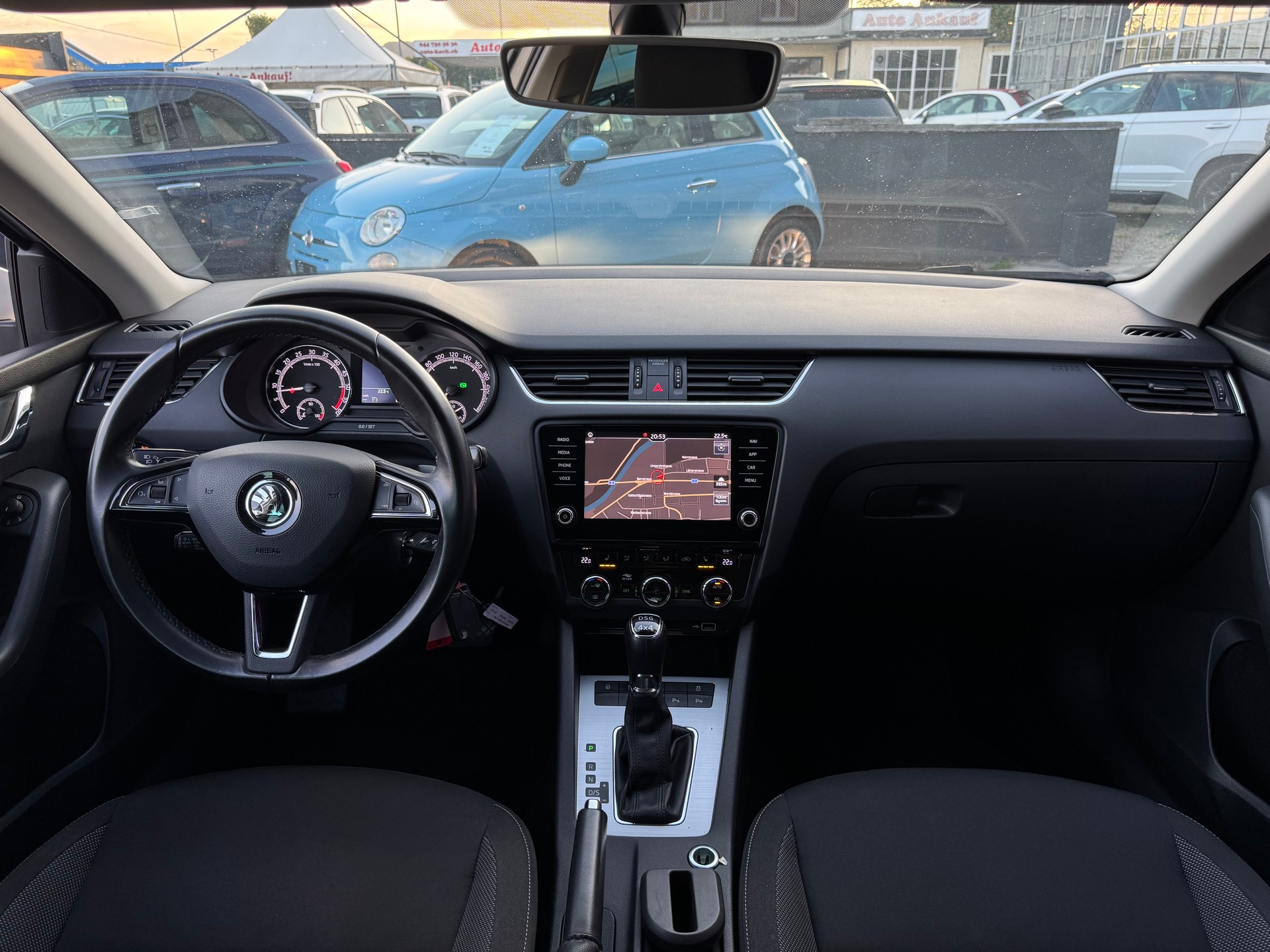 SKODA Octavia Combi 2.0 TDI Ambition 4x4-image-11