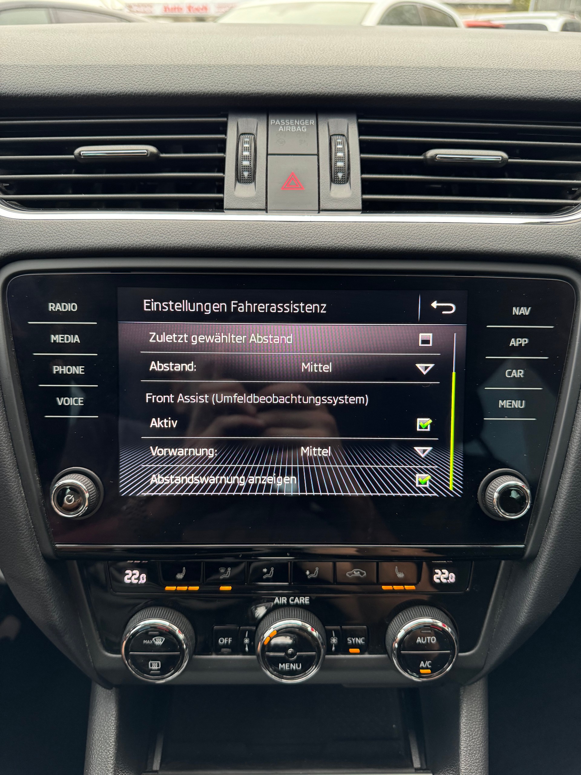 SKODA Octavia Combi 2.0 TDI Ambition 4x4-image-20