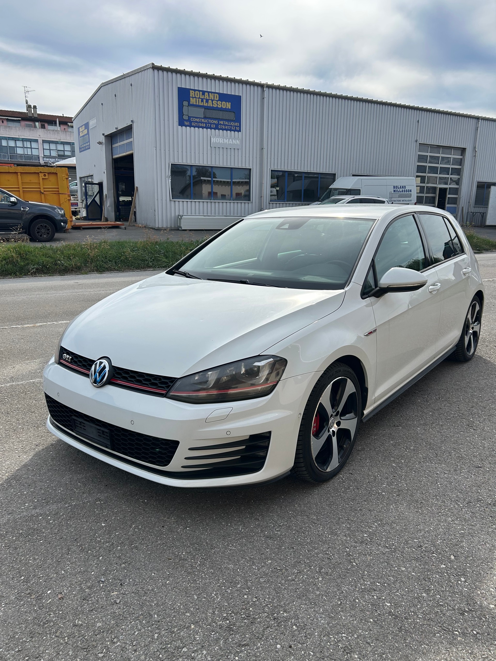 VW Golf 2.0 TSI GTI Performance DSG-image-0