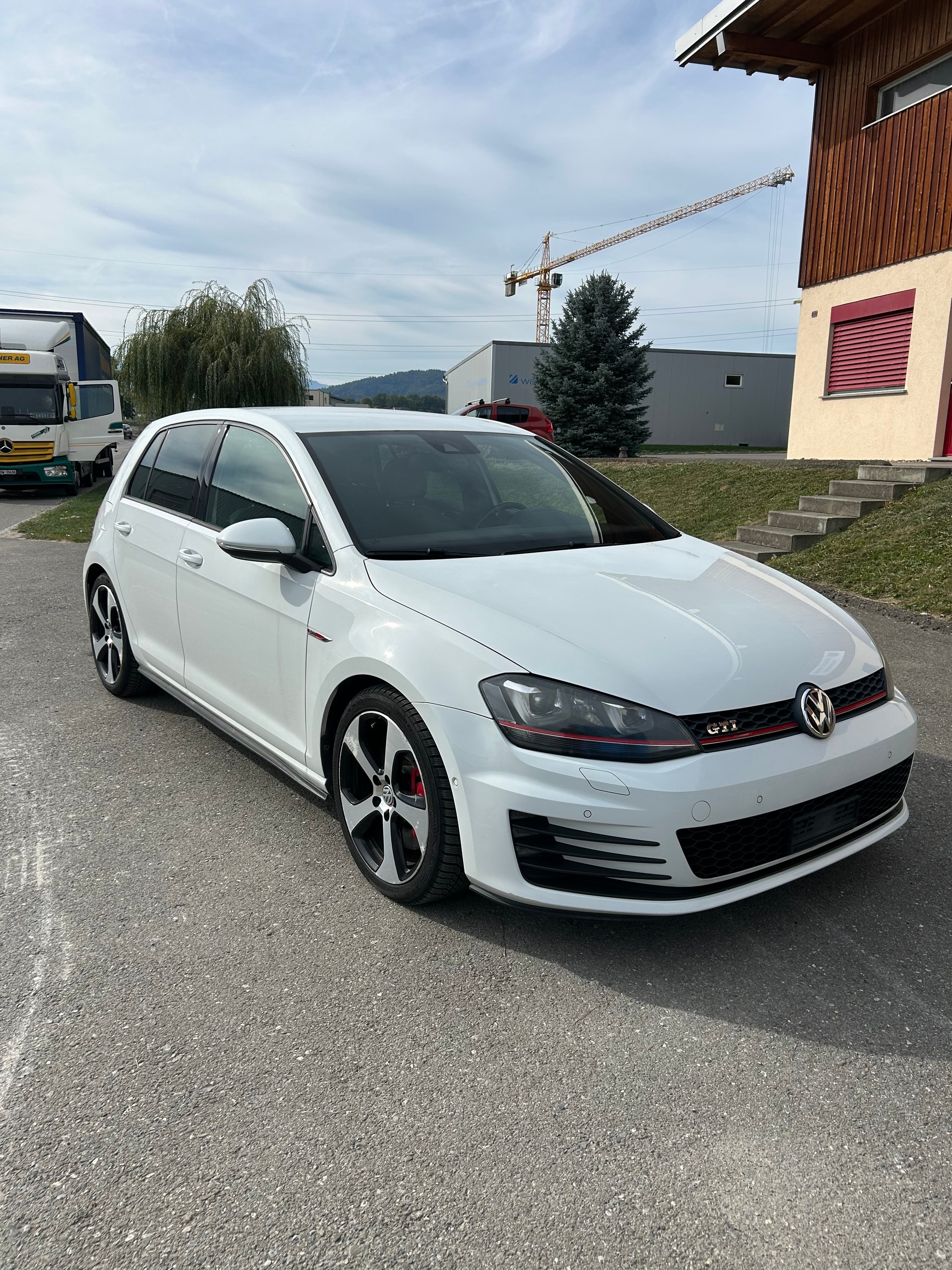 VW Golf 2.0 TSI GTI Performance DSG-image-1