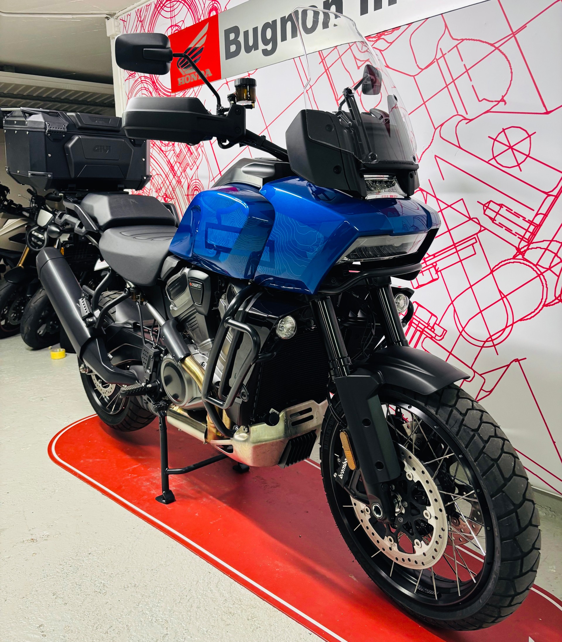 HARLEY-DAVIDSON RA Pan America 1250S Special-showroom-element-2