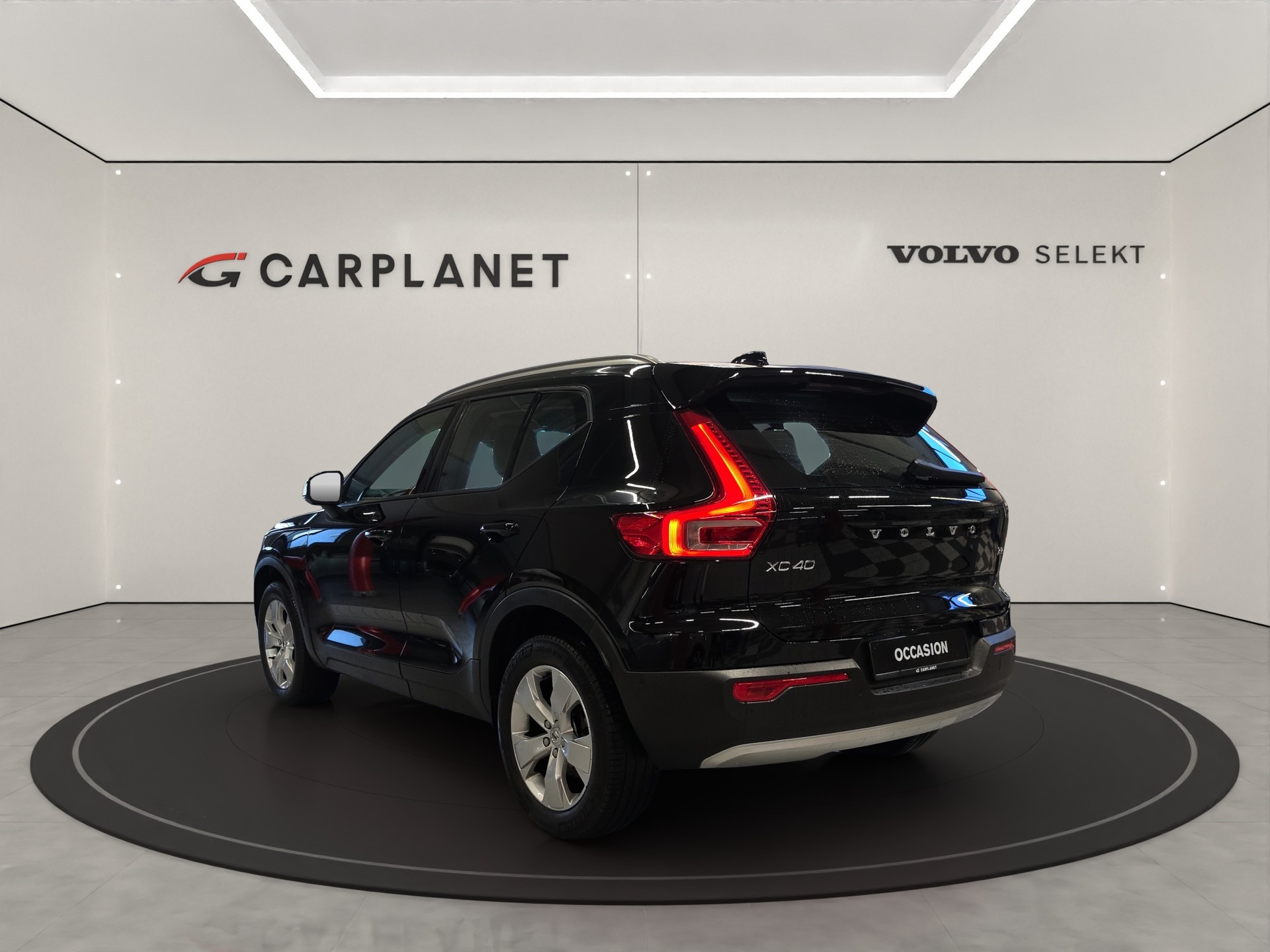 VOLVO XC40 1.5 T3 Momentum-showroom-element-2