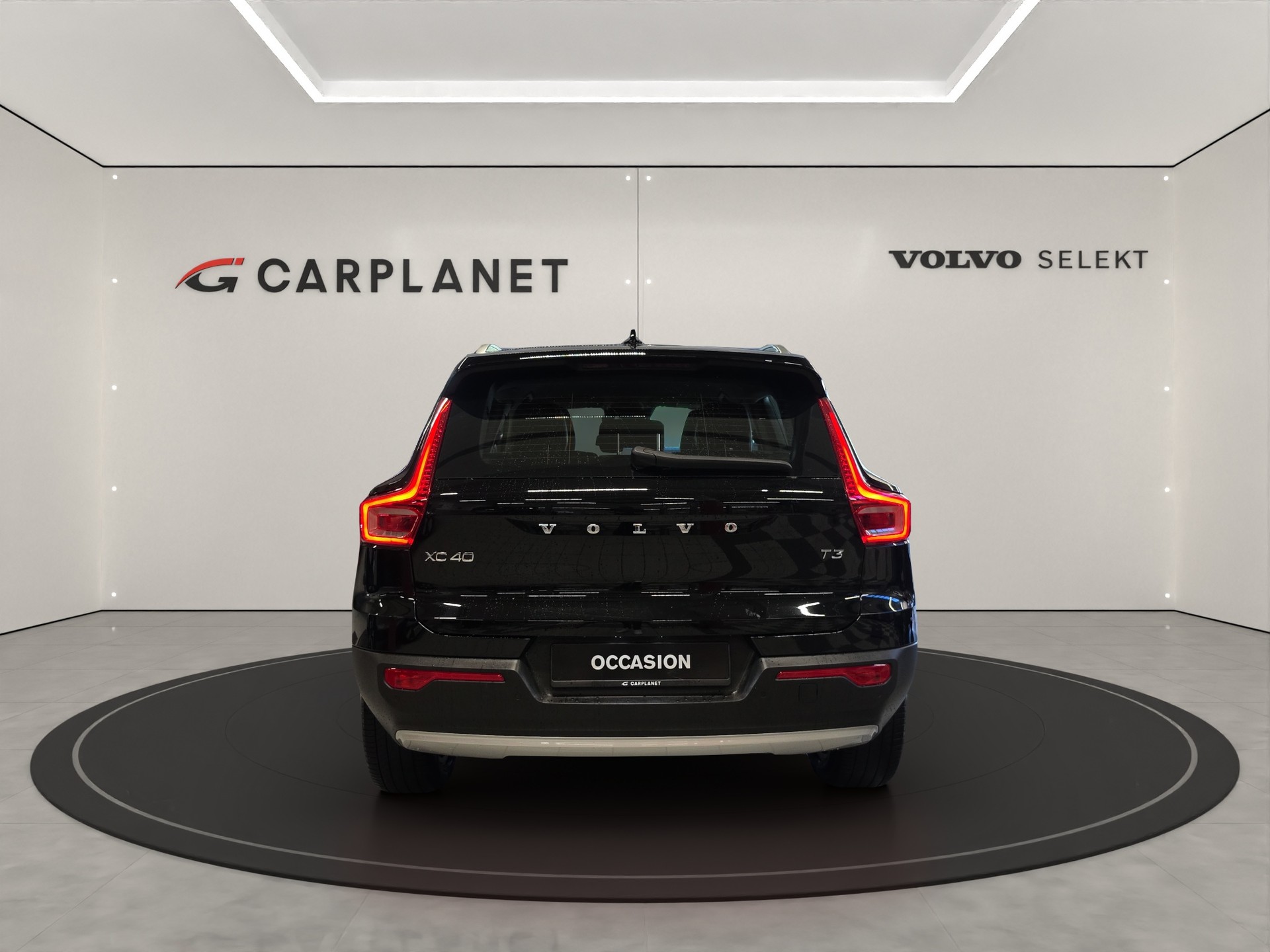 VOLVO XC40 1.5 T3 Momentum-showroom-element-3