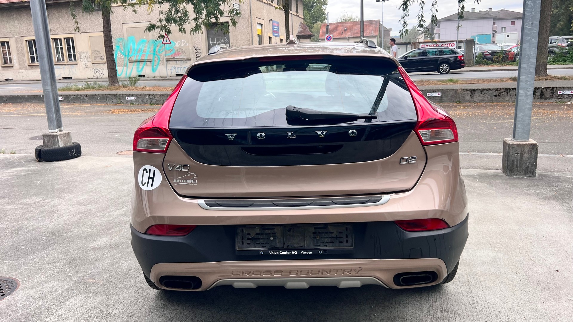 VOLVO V40 Cross Country D2-image-3