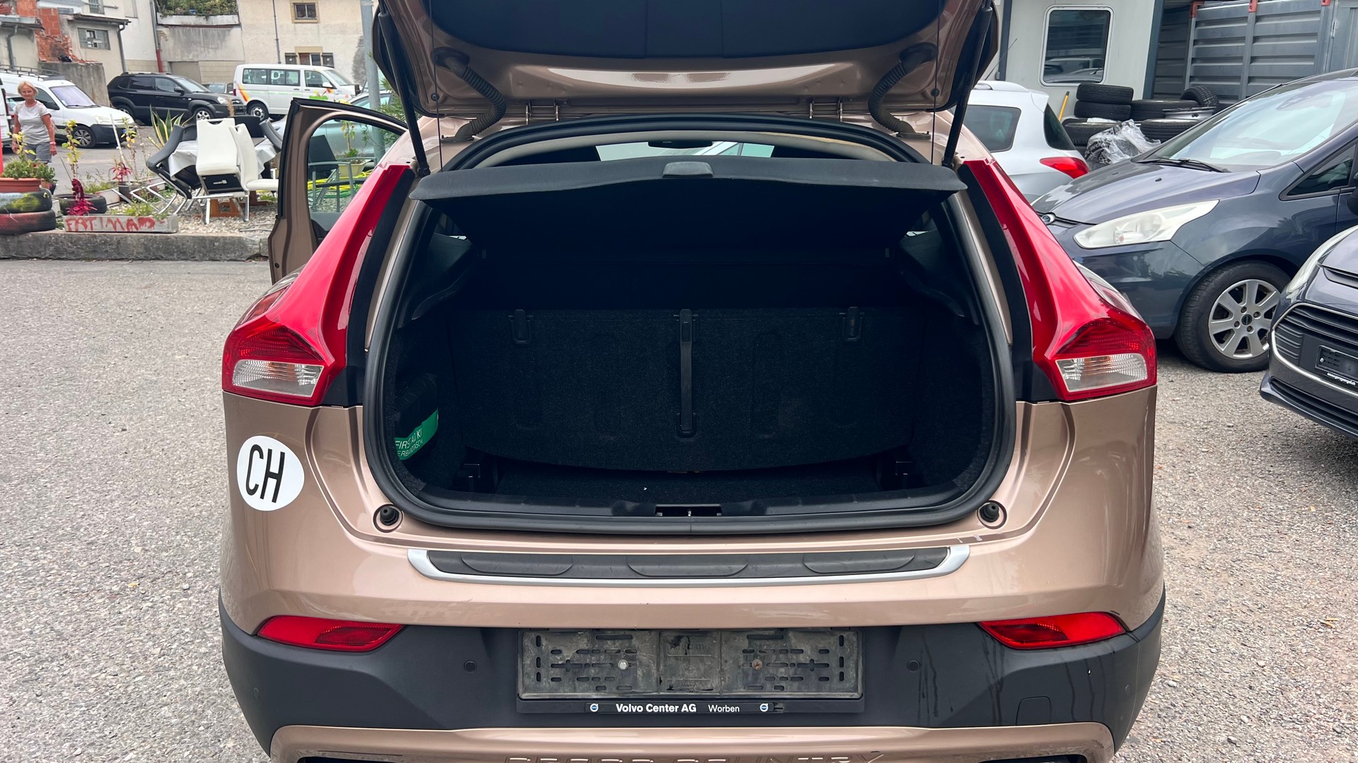 VOLVO V40 Cross Country D2-image-7
