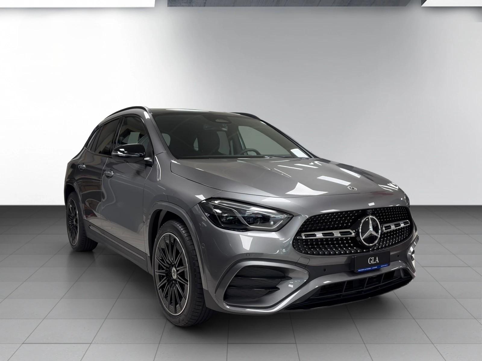 MERCEDES-BENZ GLA 200 Night Star 7G-DCT