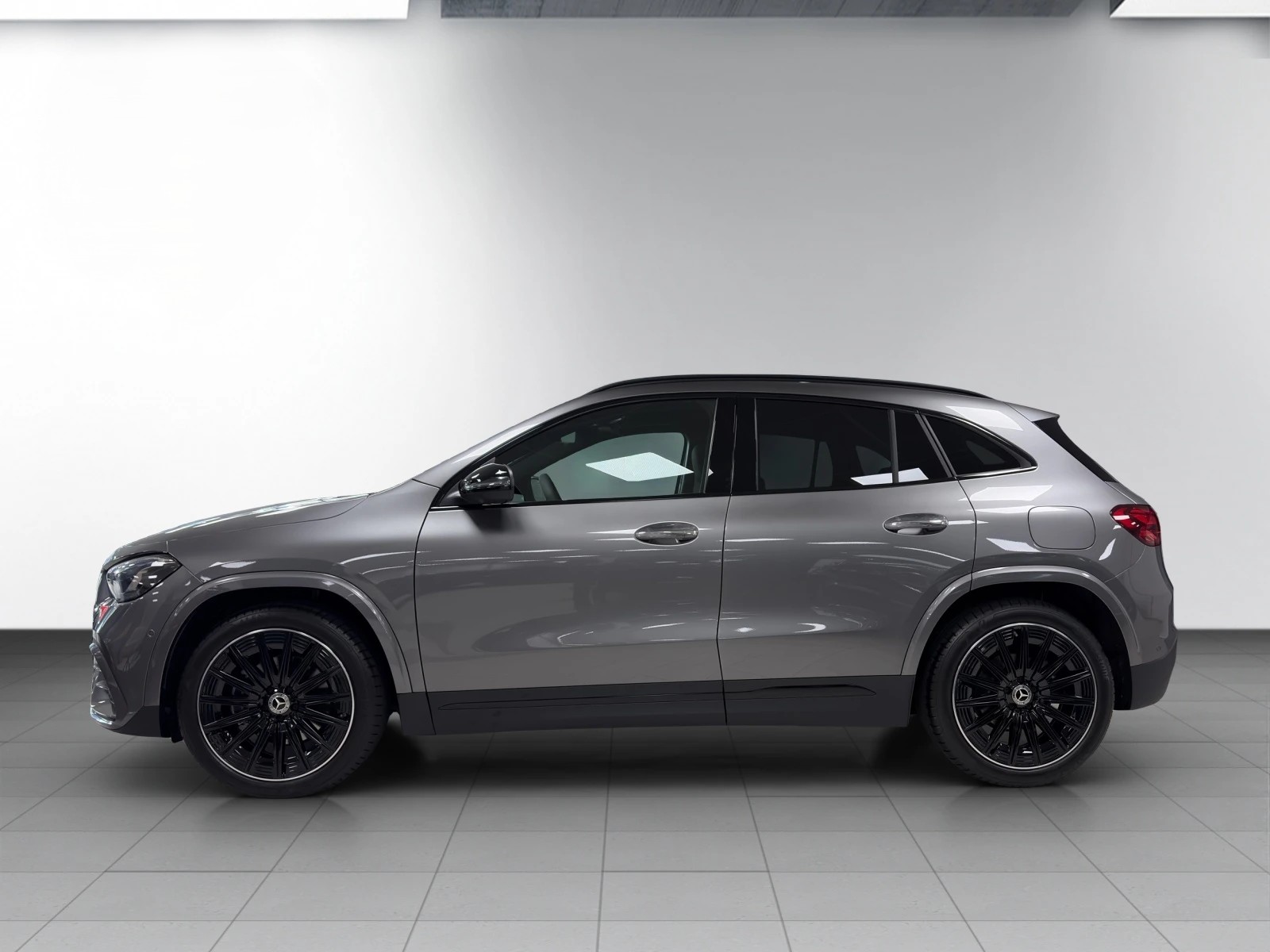 MERCEDES-BENZ GLA 200 Night Star 7G-DCT-showroom-element-3