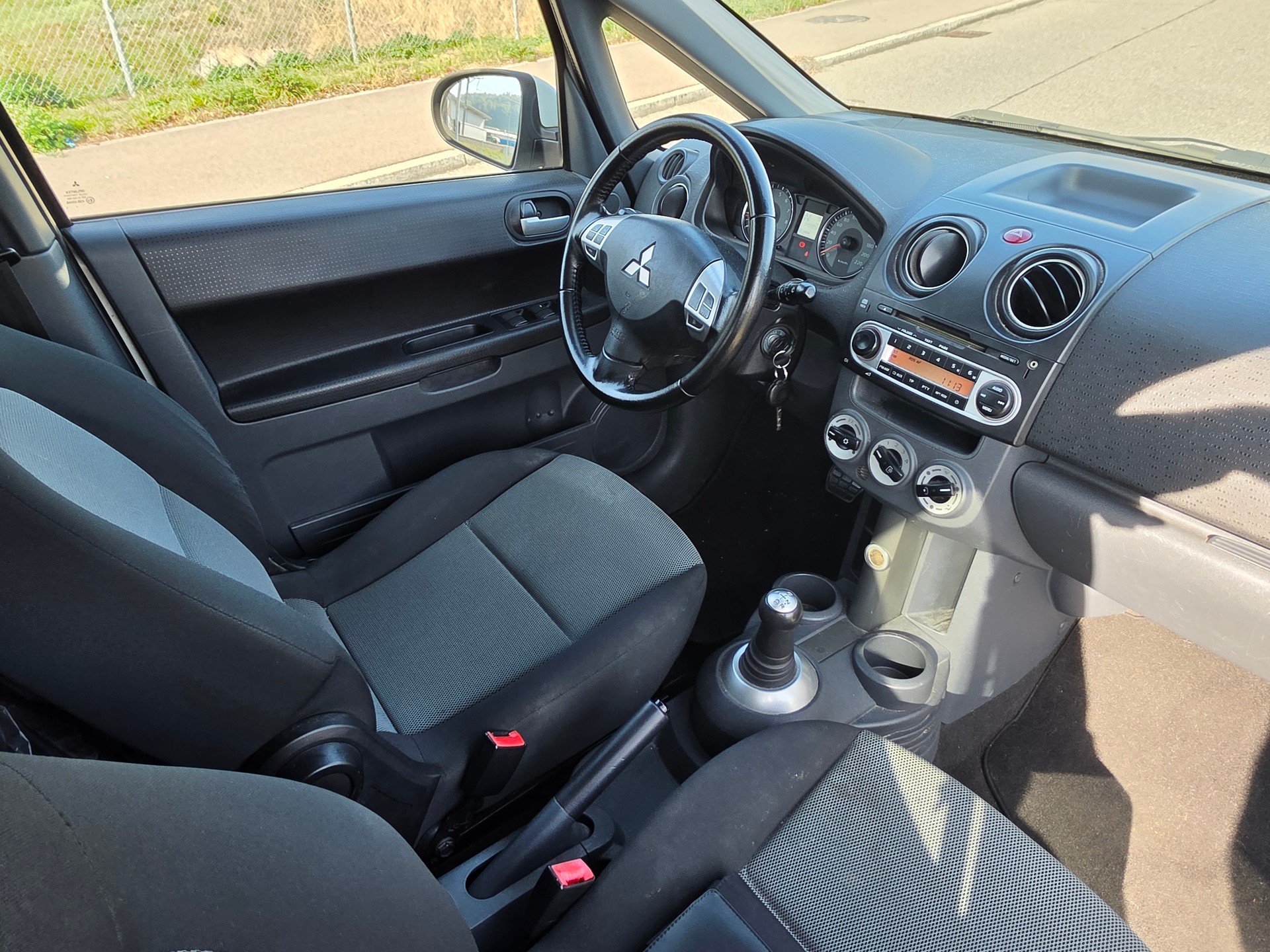 MITSUBISHI Colt 1.3 16V Jubilé (35) Allshift-image-7