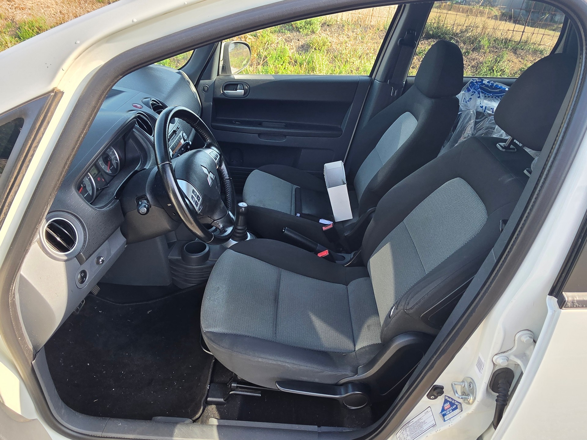 MITSUBISHI Colt 1.3 16V Jubilé (35) Allshift-image-8