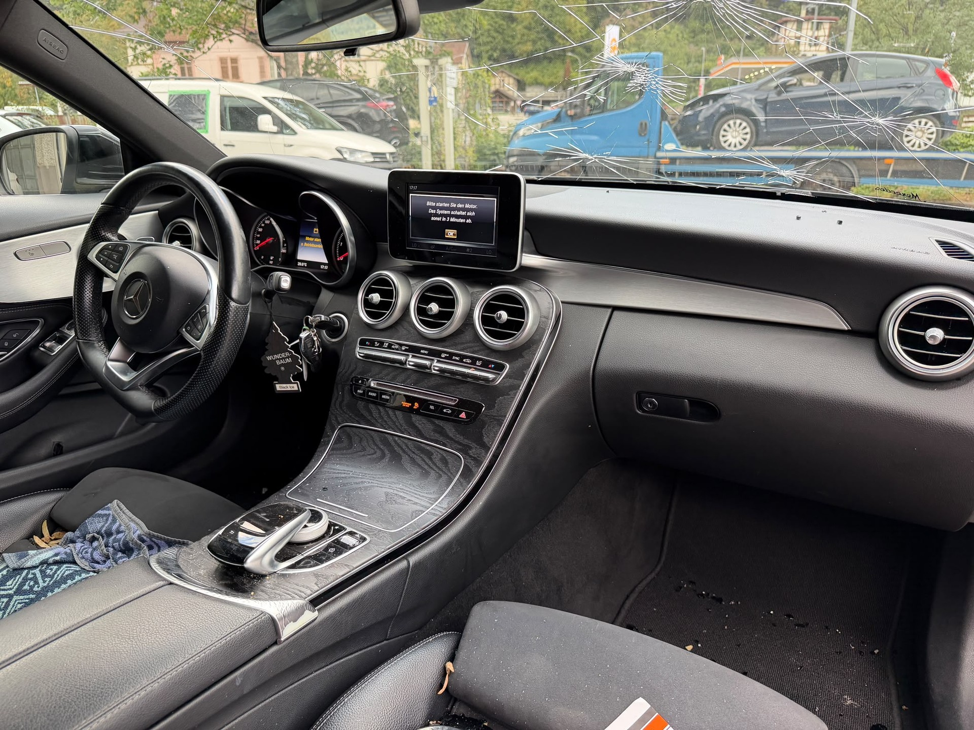 MERCEDES-BENZ C 220 d Cabriolet AMG Line 9G-Tronic-image-7