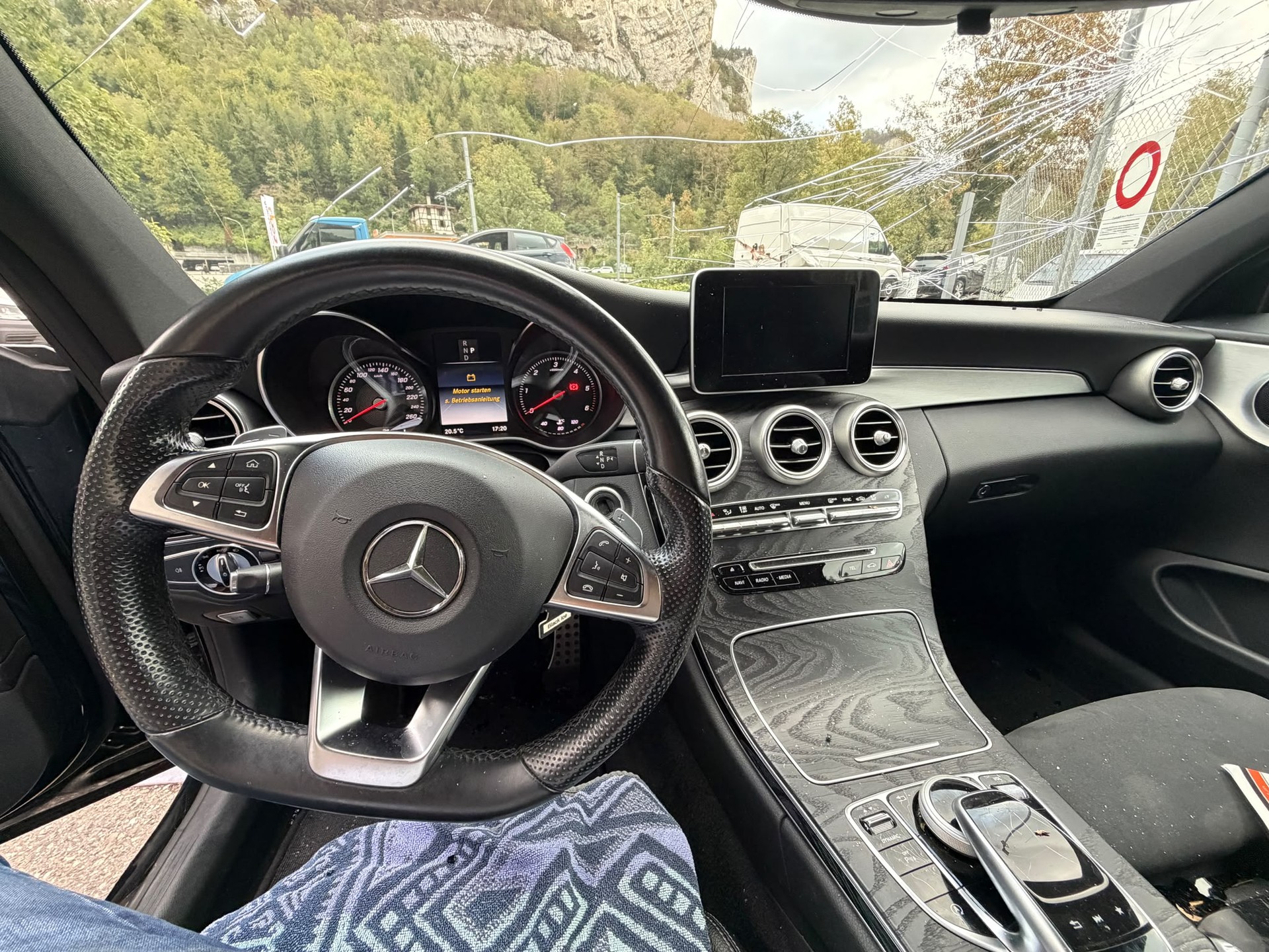 MERCEDES-BENZ C 220 d Cabriolet AMG Line 9G-Tronic-image-8