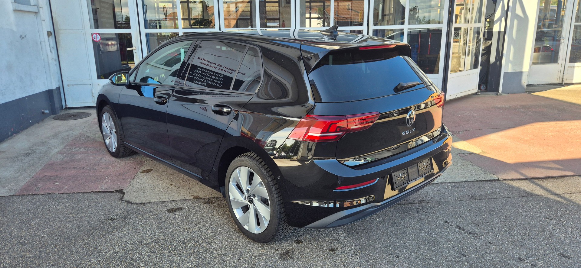 VW Golf 1.5 e TSI mHEV United DSG-image-7