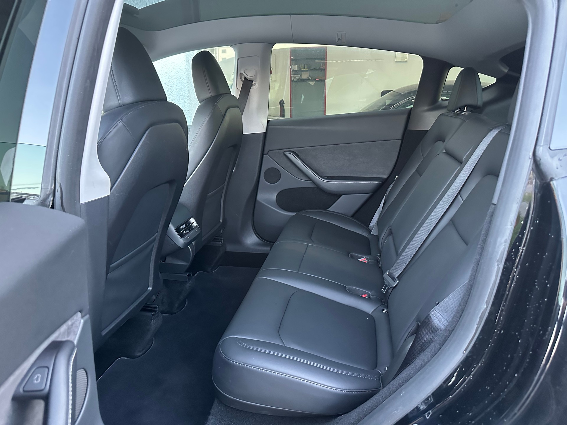TESLA Model Y Long Range-image-6