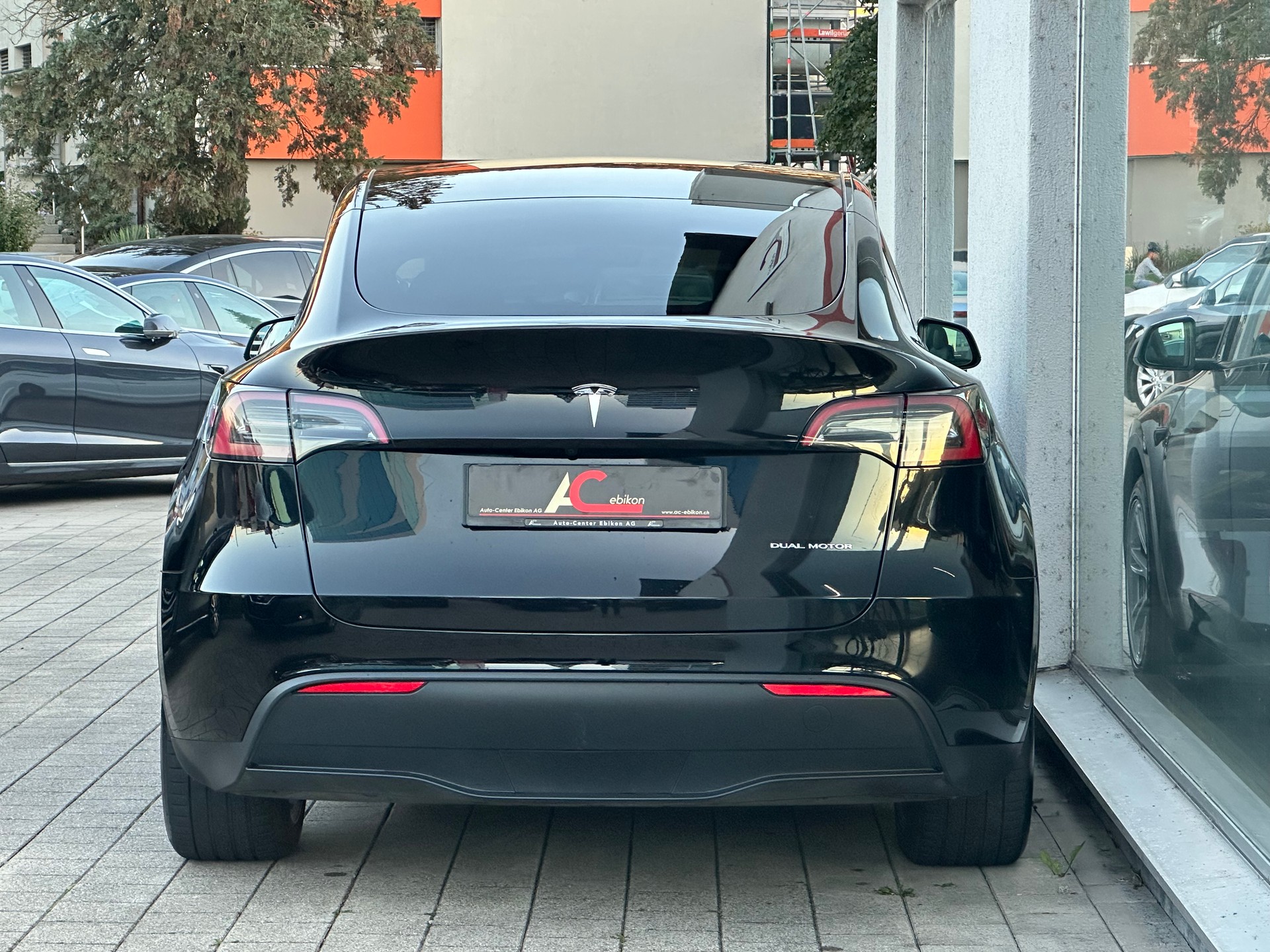 TESLA Model Y Long Range-image-4
