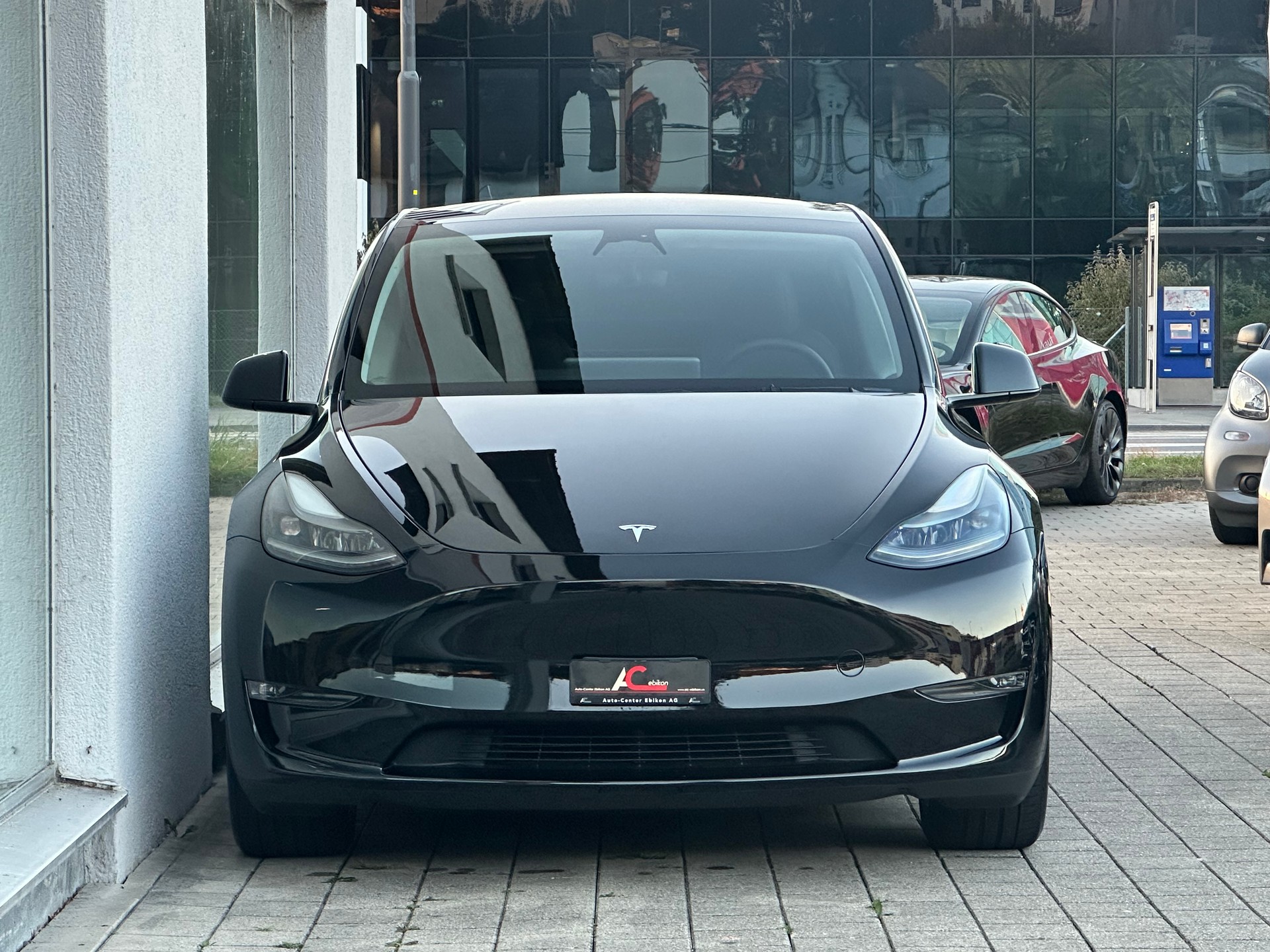 TESLA Model Y Long Range-image-3