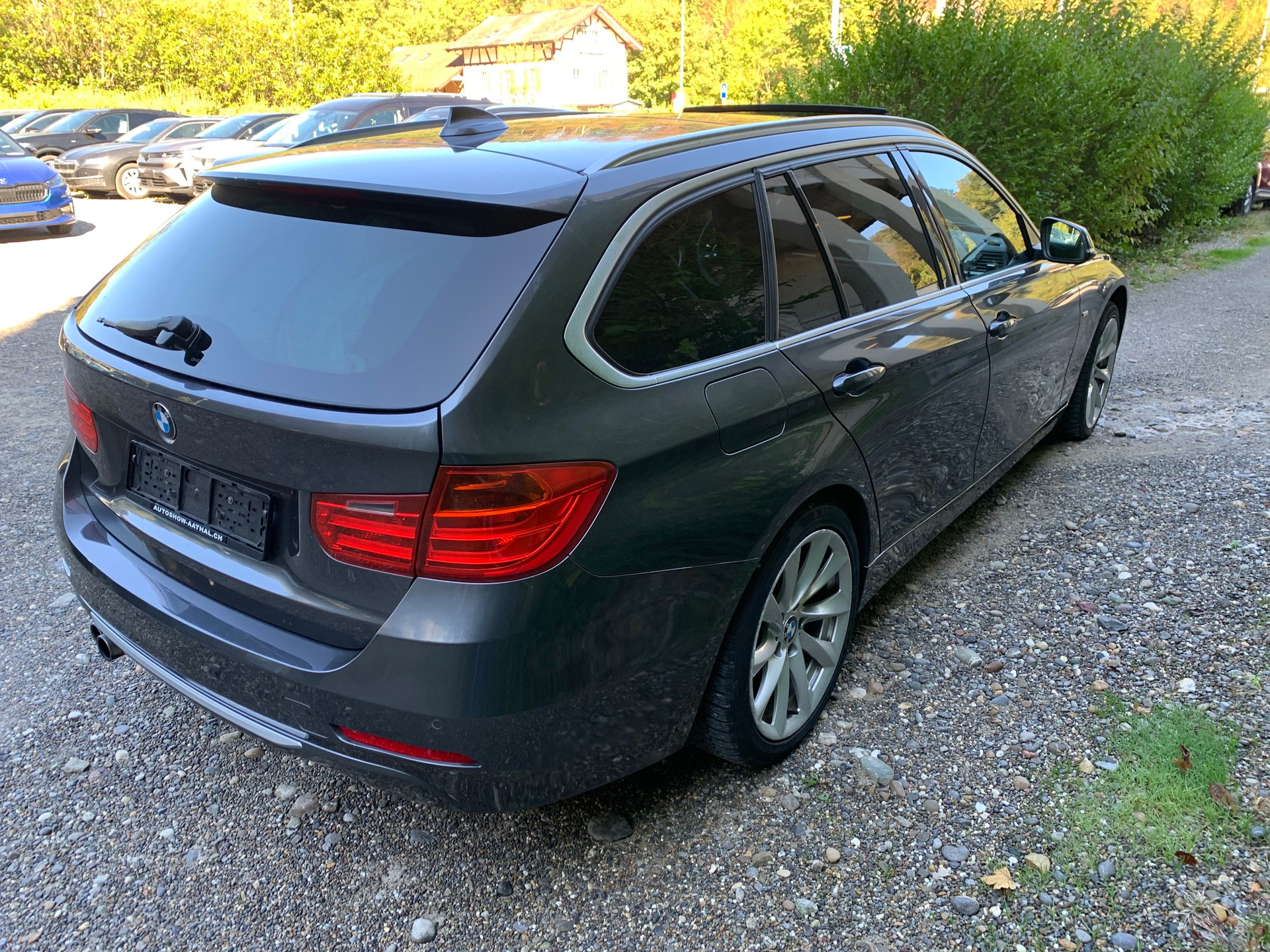BMW 328i xDrive Touring Modern Line Steptronic-image-5