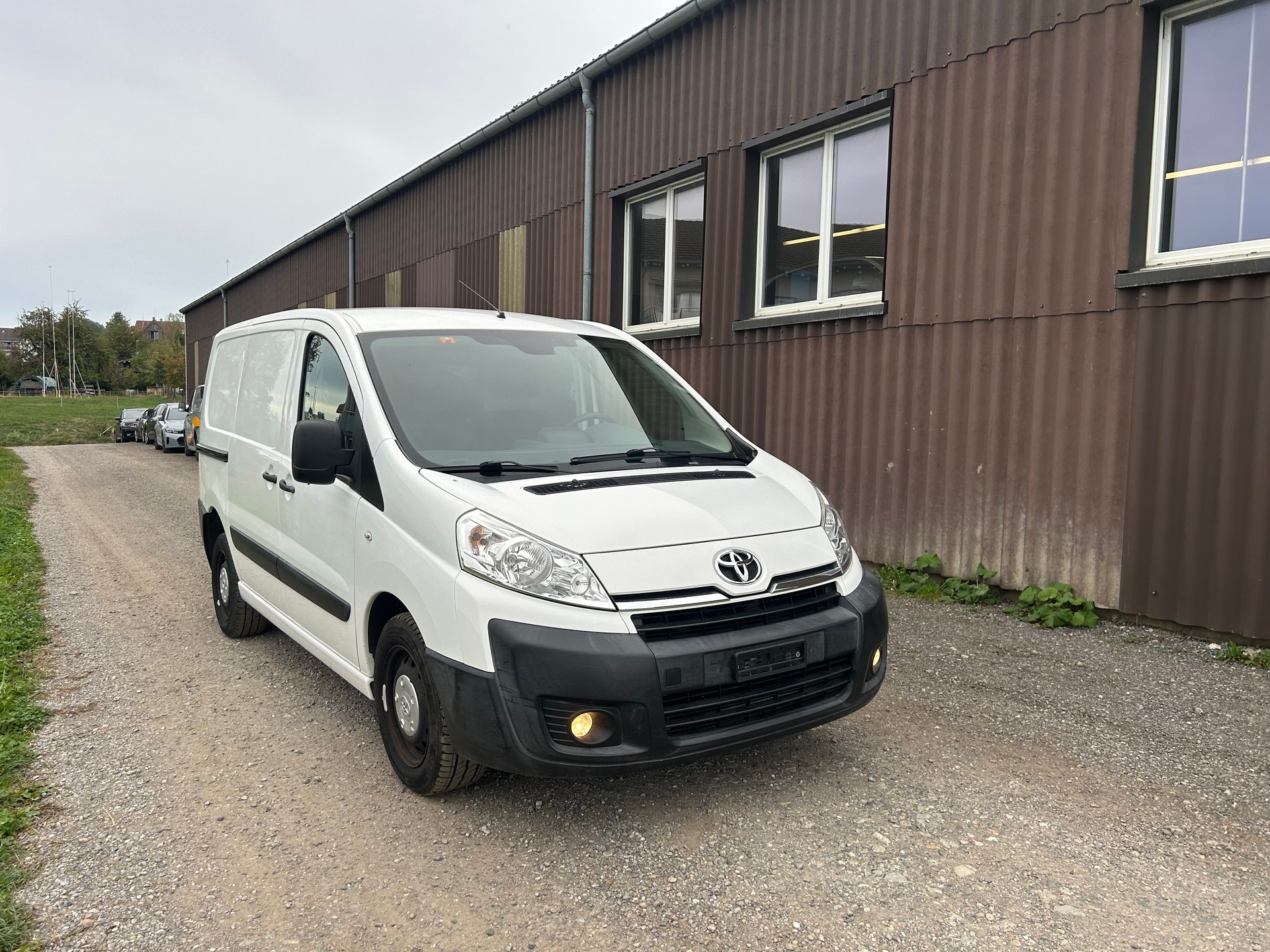 TOYOTA Proace 1.6D Glass Van Terra L2H1 mit frische Ab MFK und Service-image-3