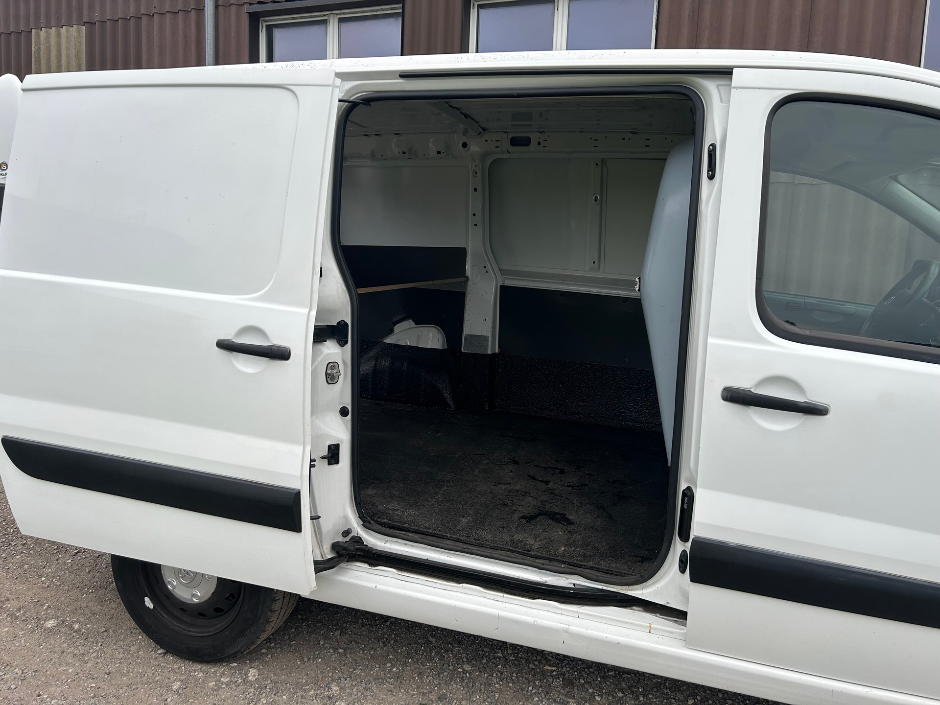 TOYOTA Proace 1.6D Glass Van Terra L2H1 mit frische Ab MFK und Service-image-14