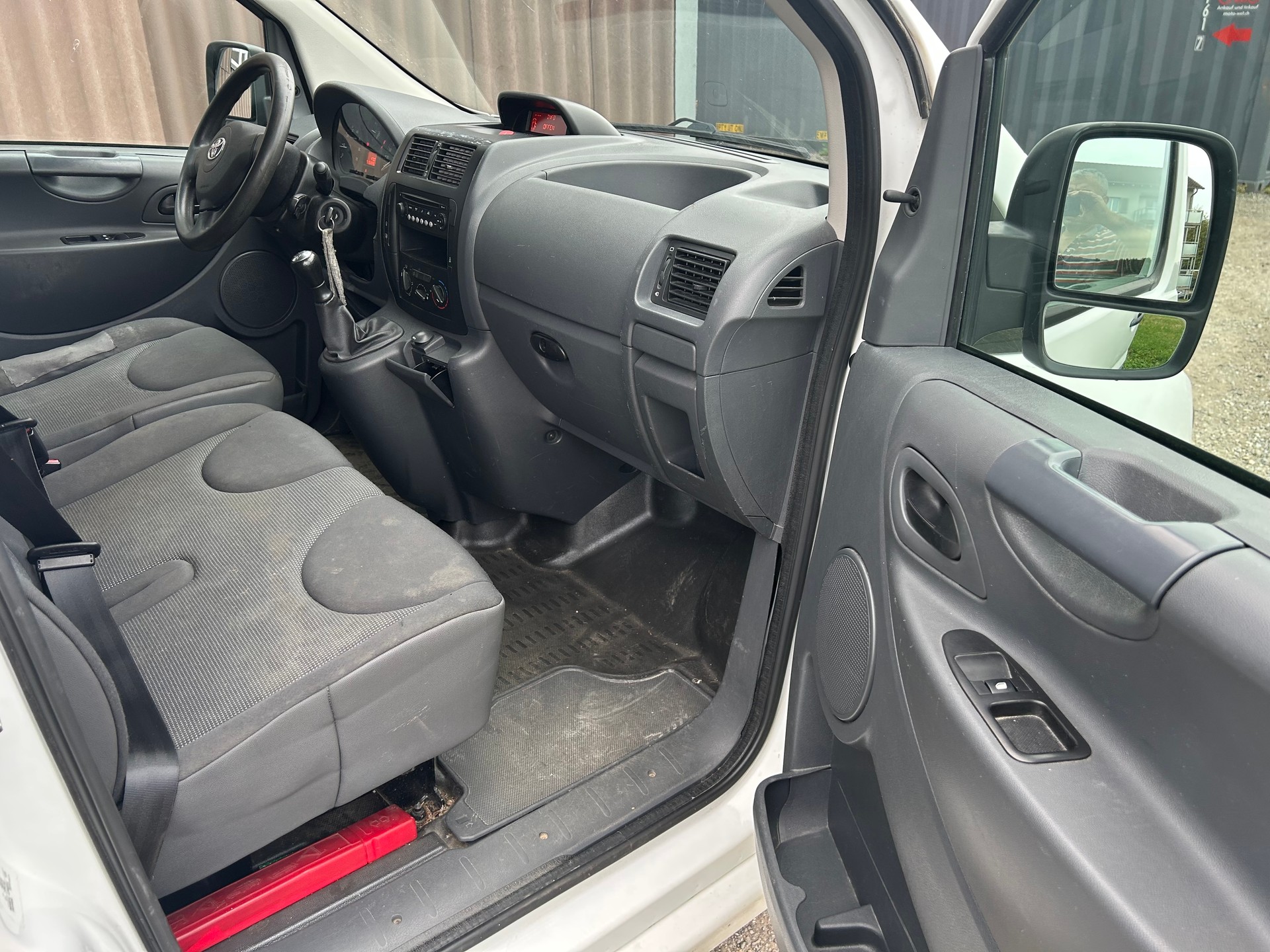 TOYOTA Proace 1.6D Glass Van Terra L2H1 mit frische Ab MFK und Service-image-11