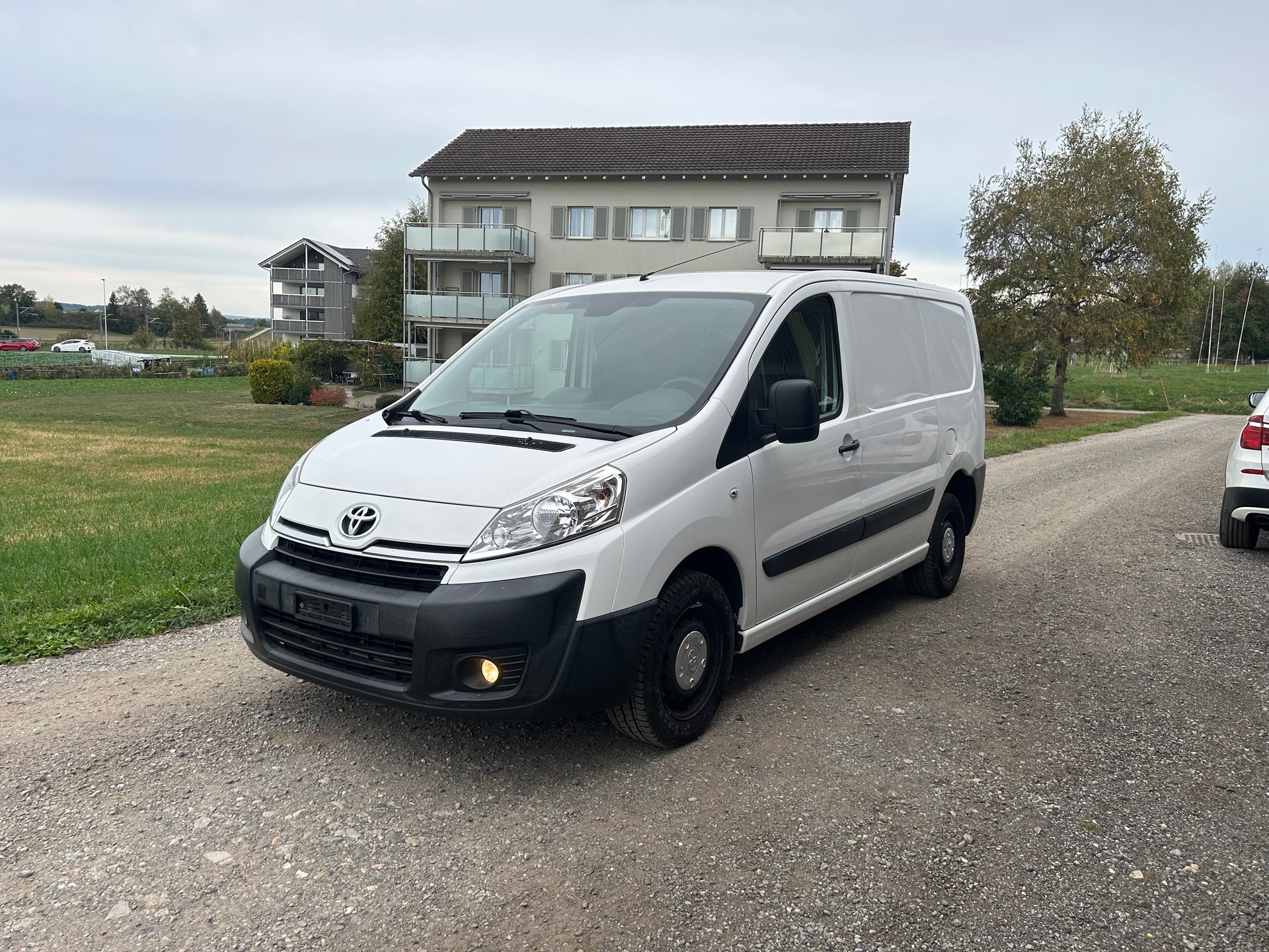 TOYOTA Proace 1.6D Glass Van Terra L2H1 mit frische Ab MFK und Service-image-2