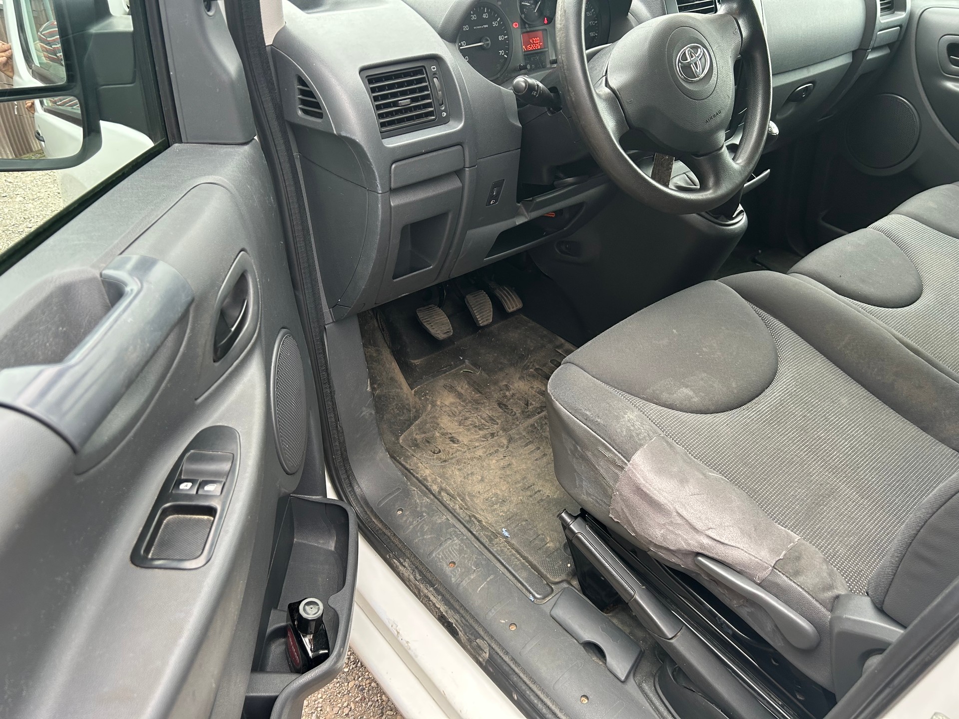 TOYOTA Proace 1.6D Glass Van Terra L2H1 mit frische Ab MFK und Service-image-9