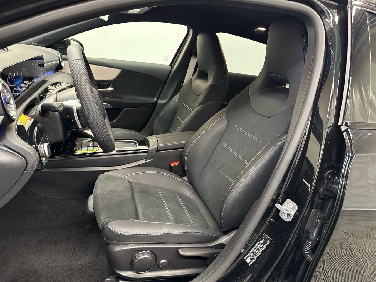 MERCEDES-BENZ A 200 DCT AMG Special Edition-image-3
