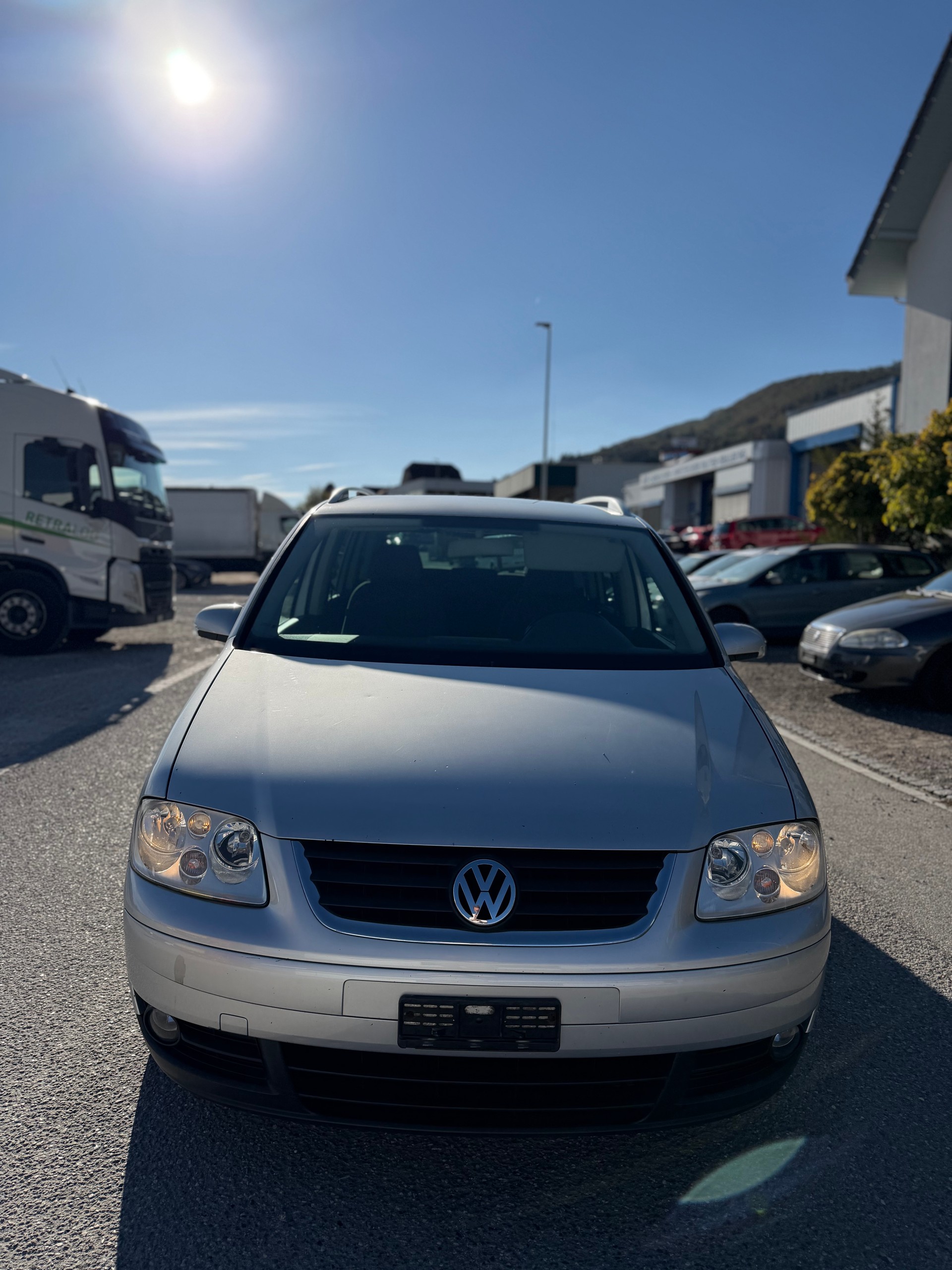 VW Touran 2.0 TDI Highline-showroom-element-1