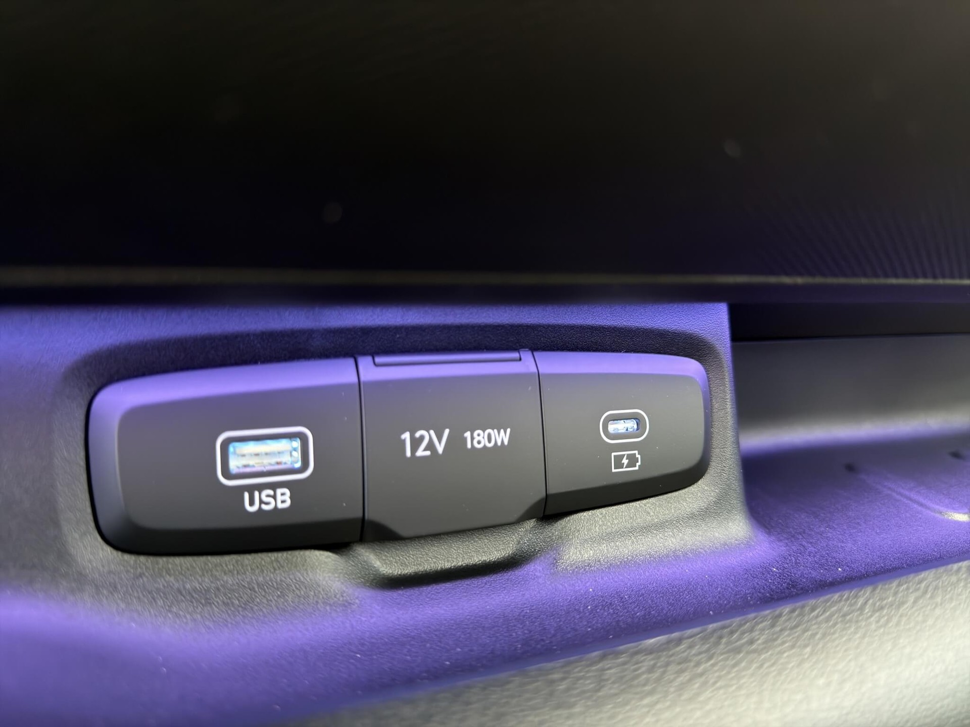 HYUNDAI Inster 49 kWh Electric Vertex-image-11