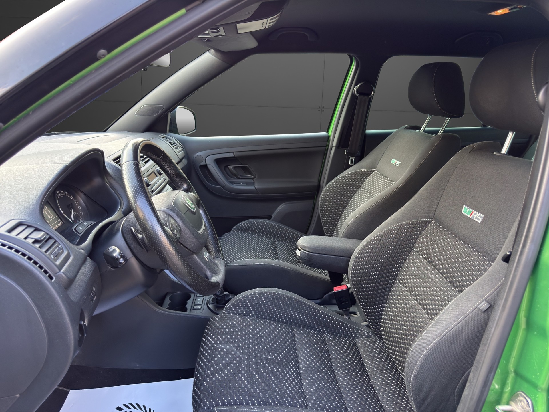 SKODA Fabia 1.4 TSI RS DSG-image-8