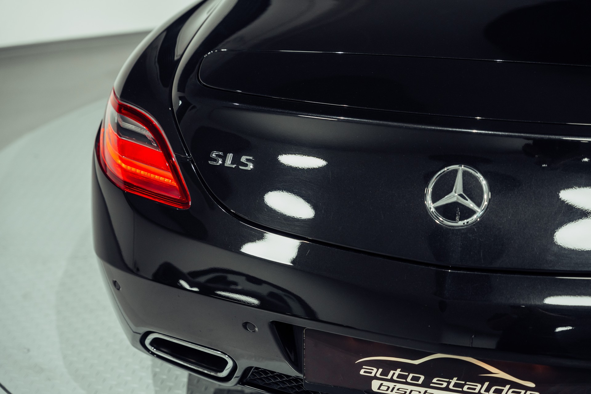 MERCEDES-BENZ SLS 63 AMG Speedshift-image-9