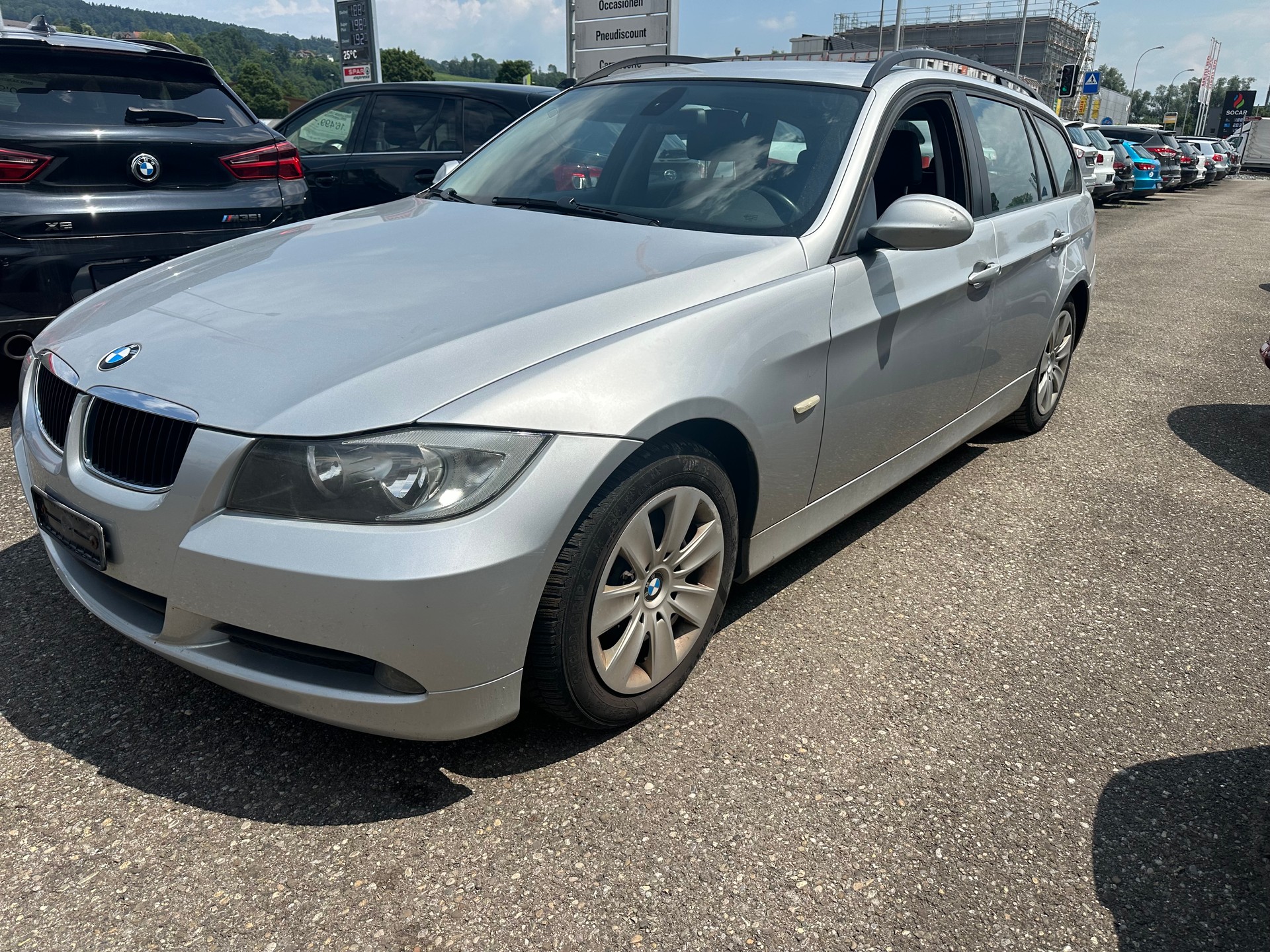 BMW 320i Access Steptronic-image-0