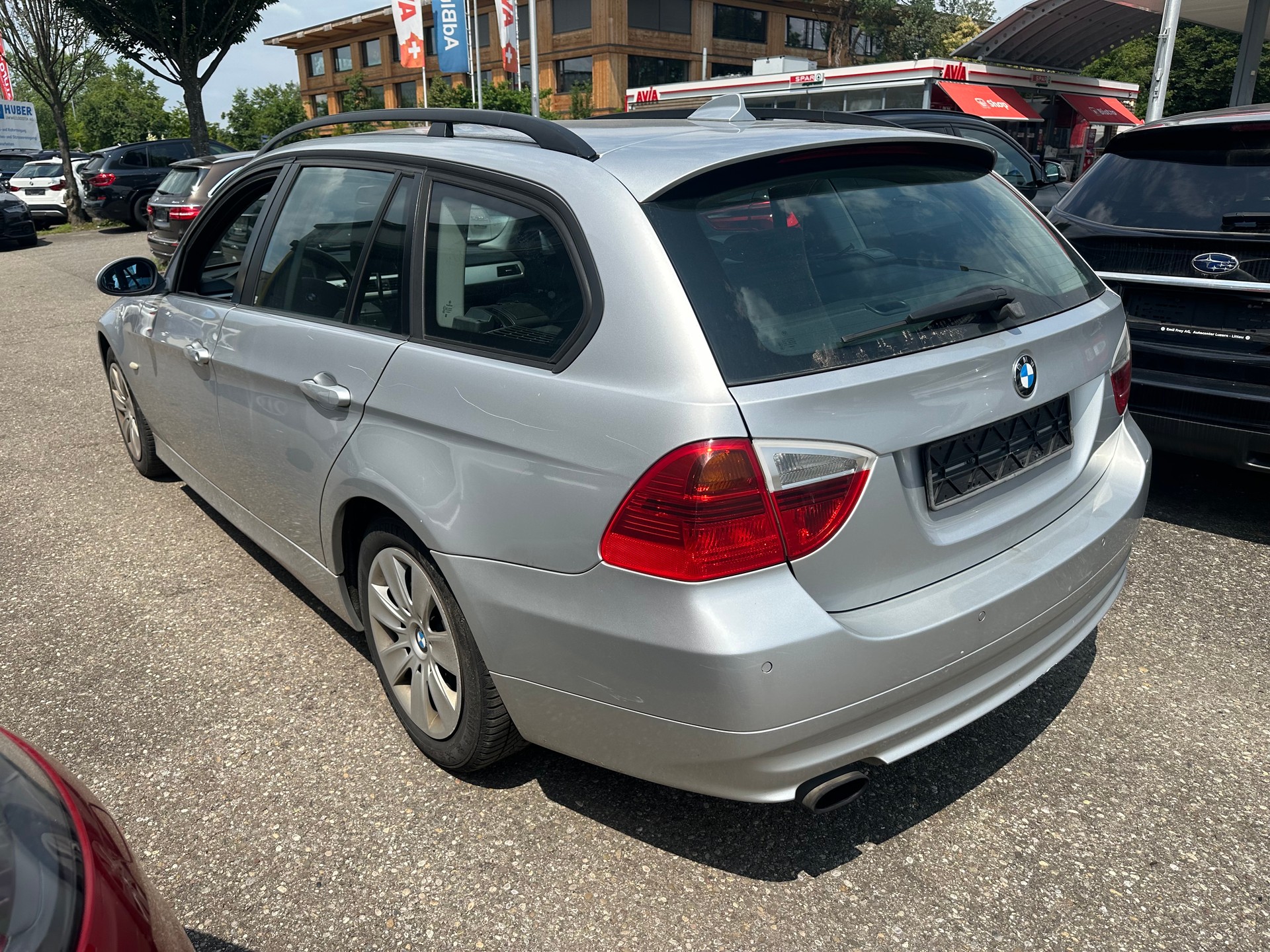 BMW 320i Access Steptronic-image-3