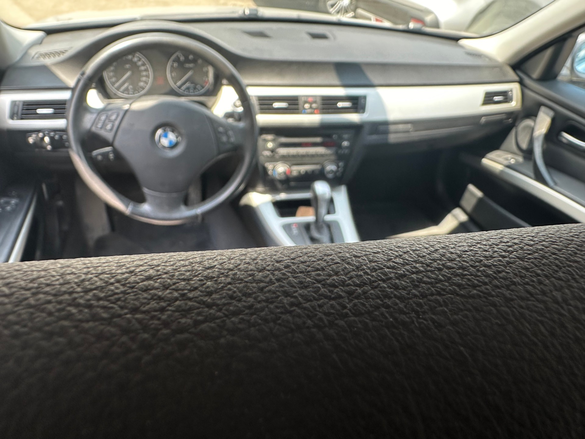 BMW 320i Access Steptronic-image-6