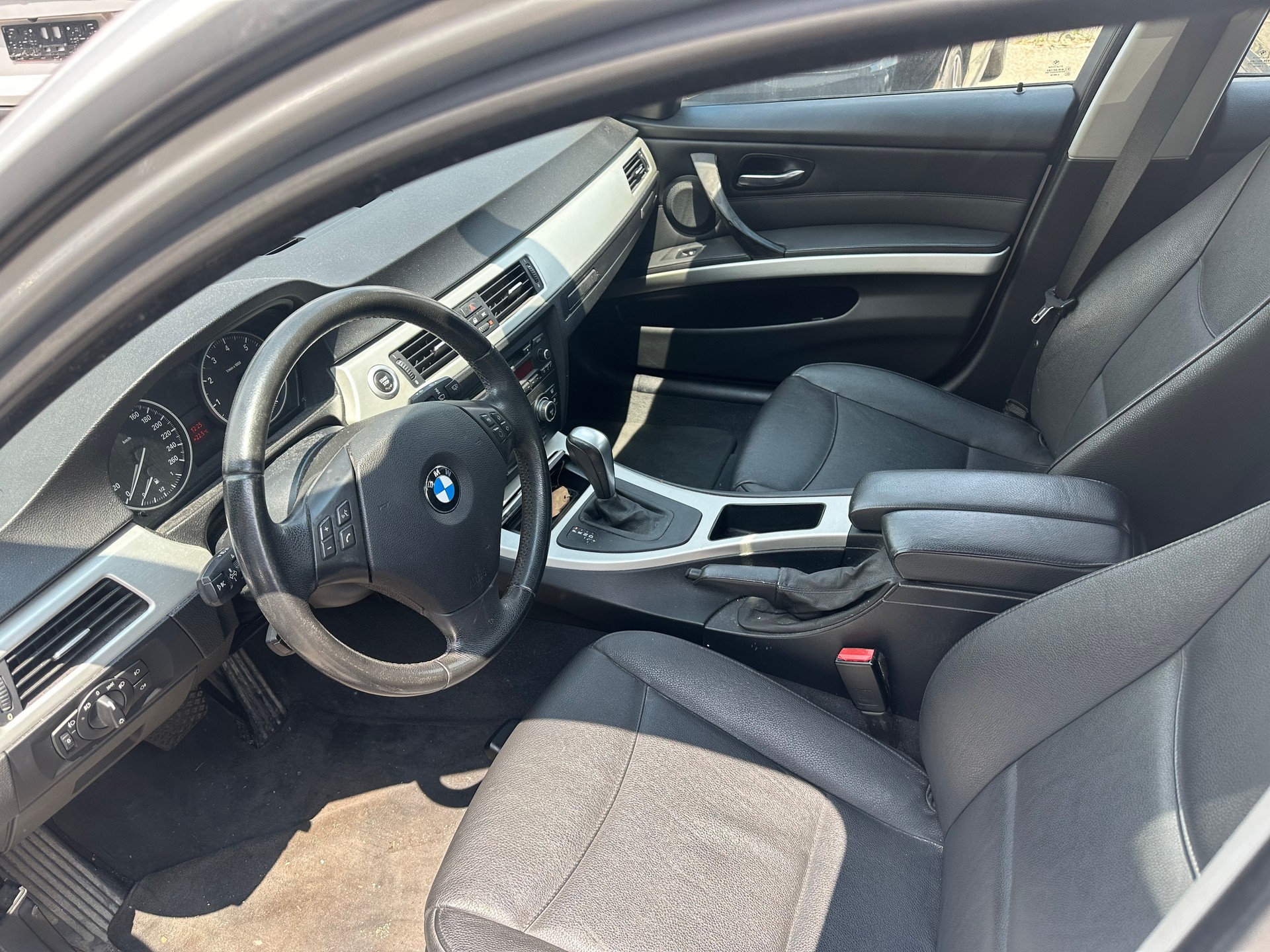 BMW 320i Access Steptronic-image-5