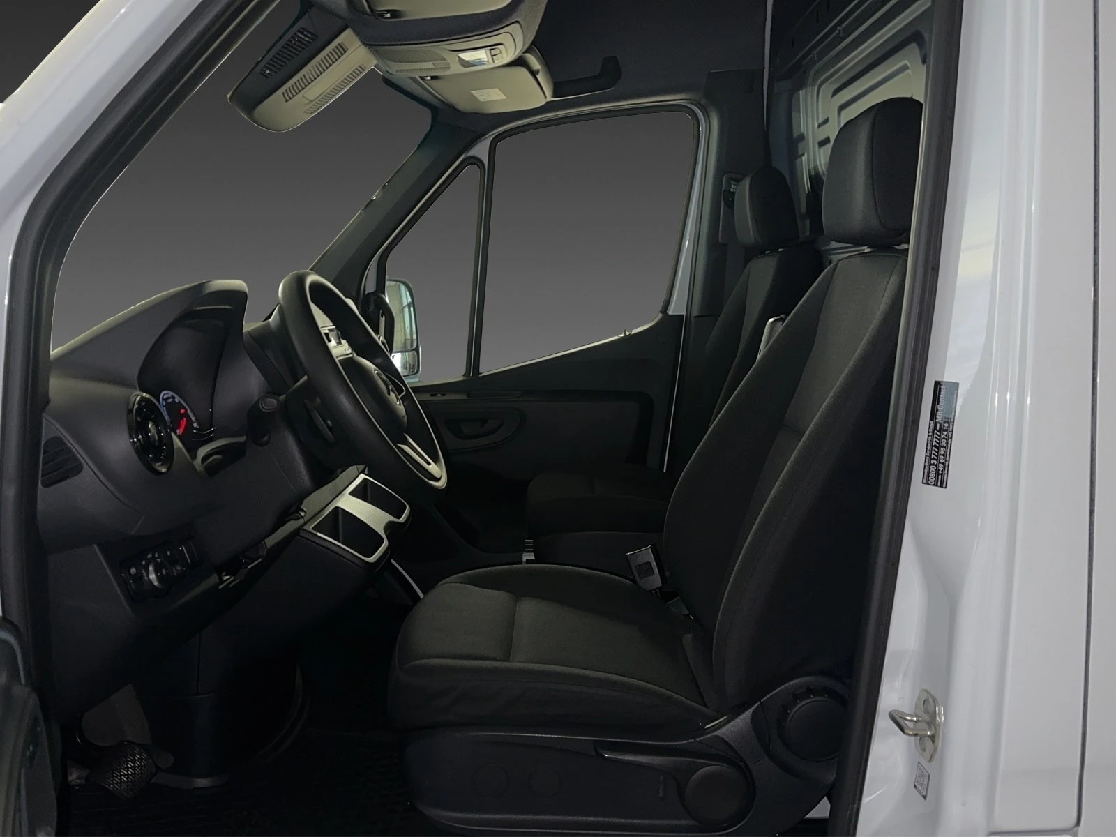 MERCEDES-BENZ eSprinter 312 47kWh Standard-image-11
