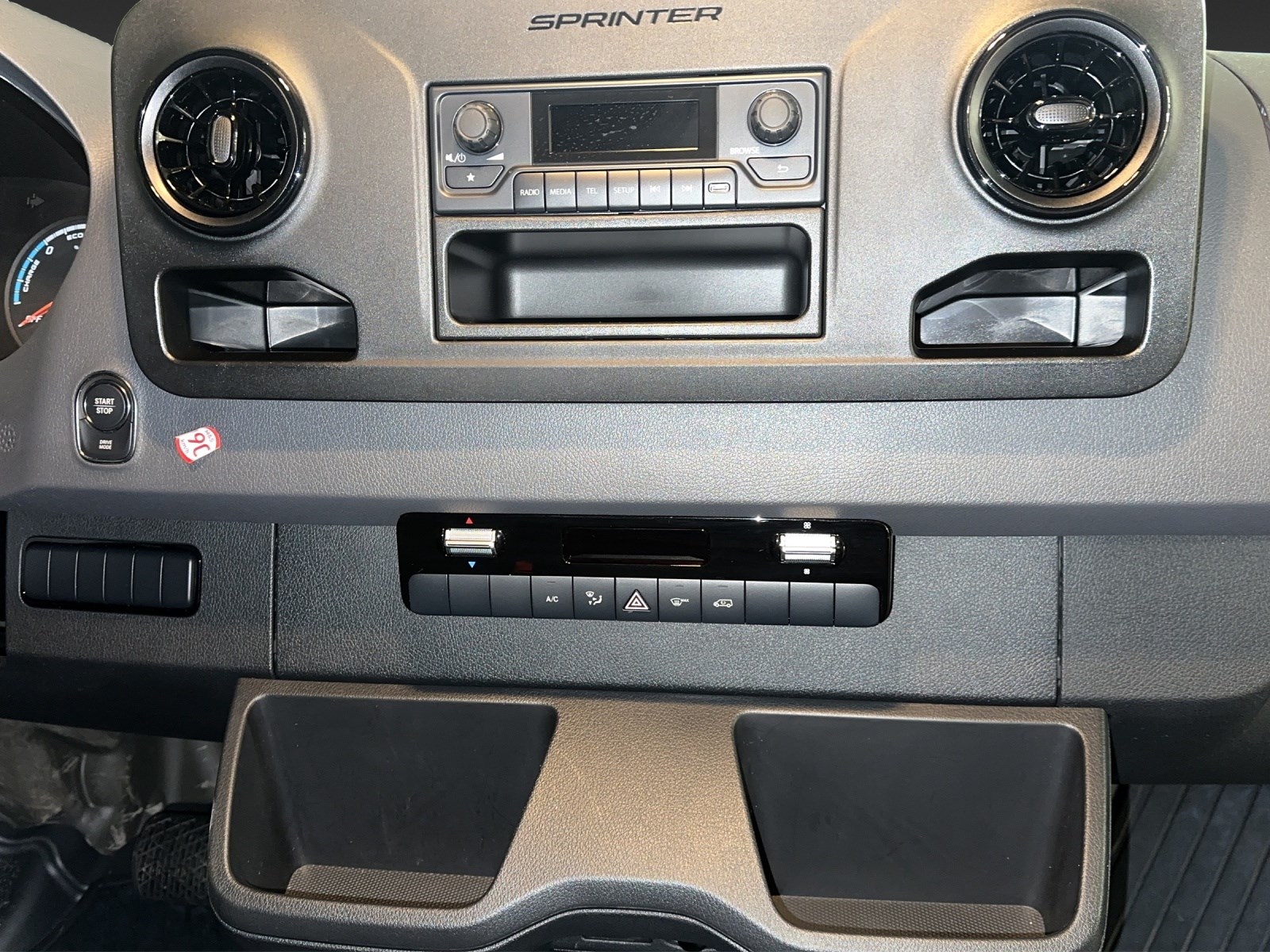MERCEDES-BENZ eSprinter 312 47kWh Standard-image-15