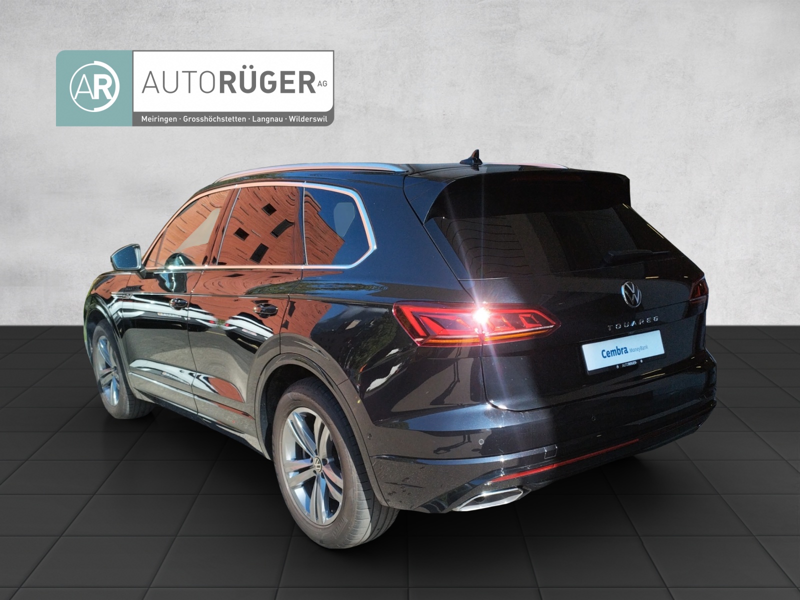 VW Touareg 3.0 TSI Elegance Tiptronic-image-3
