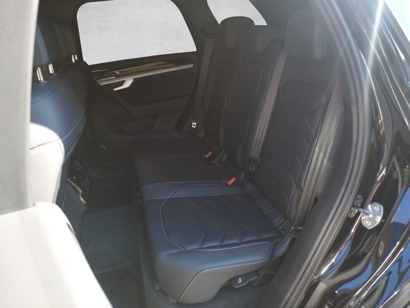 VW Touareg 3.0 TSI Elegance Tiptronic-image-7