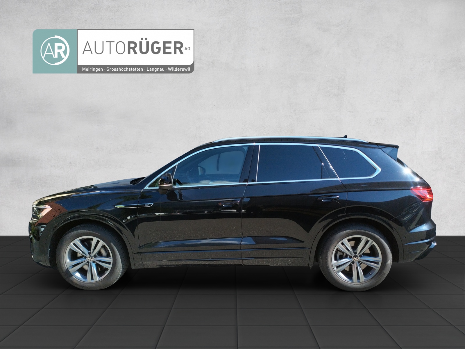 VW Touareg 3.0 TSI Elegance Tiptronic-image-2