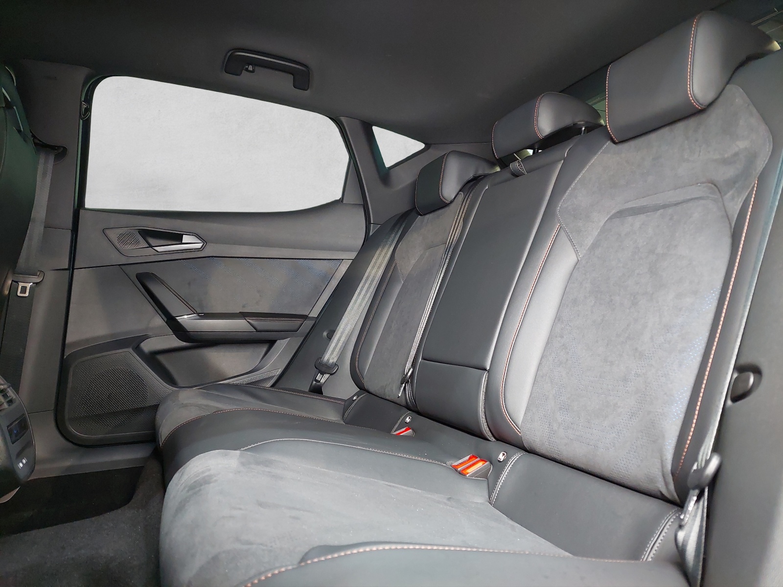 CUPRA LEON 2.0 TSI VZ DSG-image-8