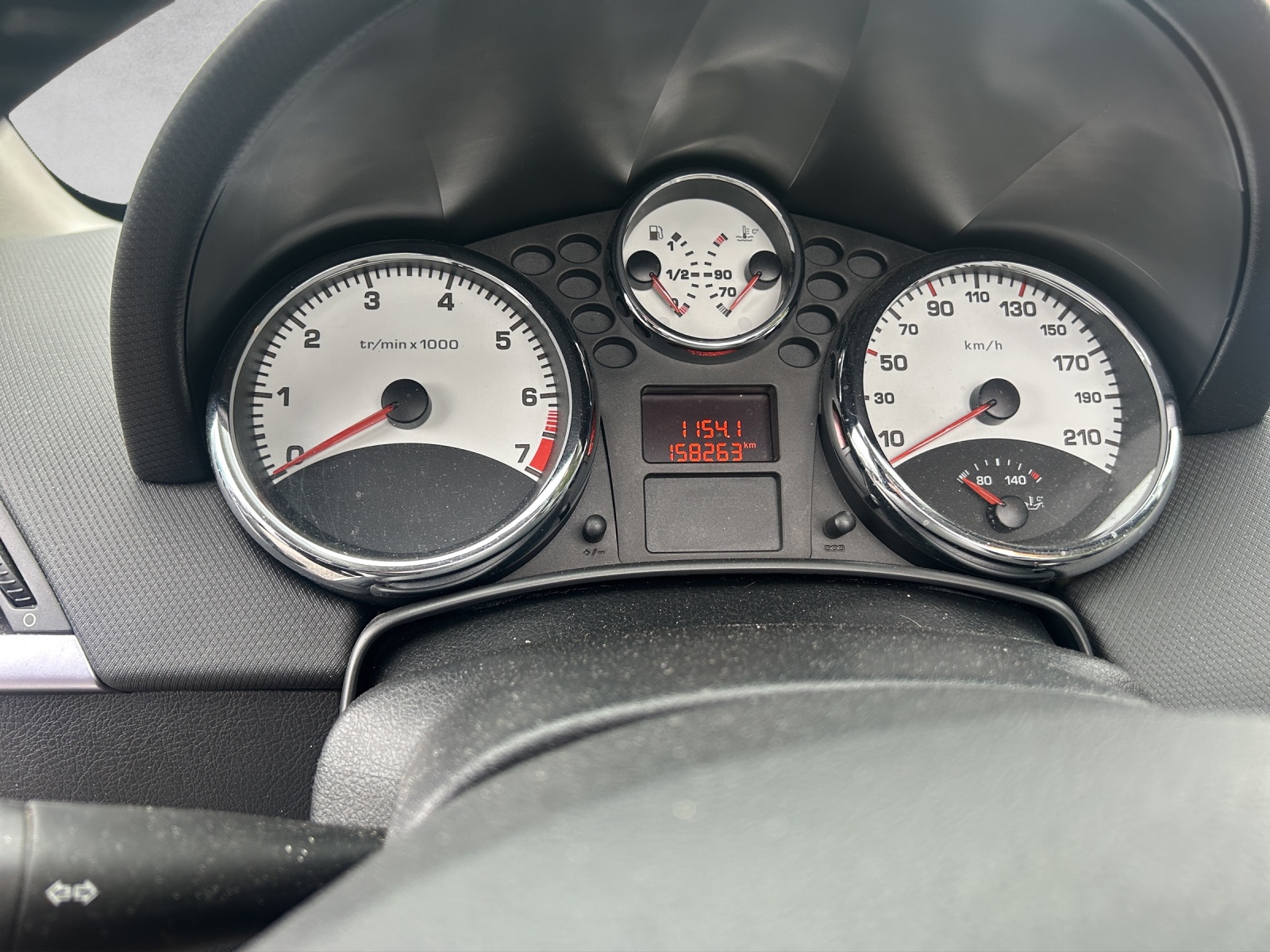 PEUGEOT 207 CC 1.6 16V Turbo Sport-image-14
