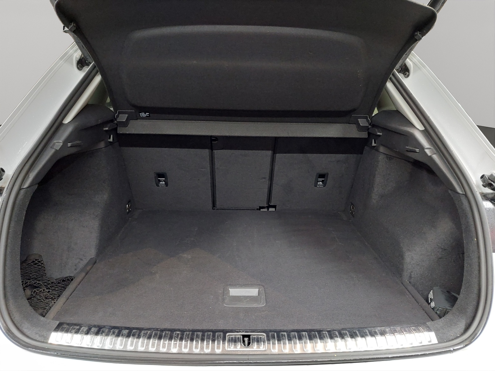AUDI Q3 35 TDI S line quattro S-tronic-image-10
