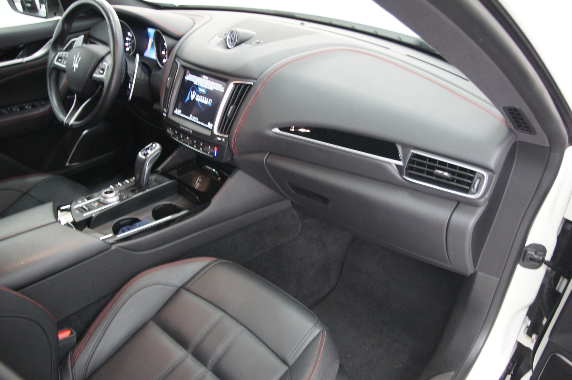 MASERATI Levante 3.0 V6 GranSport Automatica-image-12