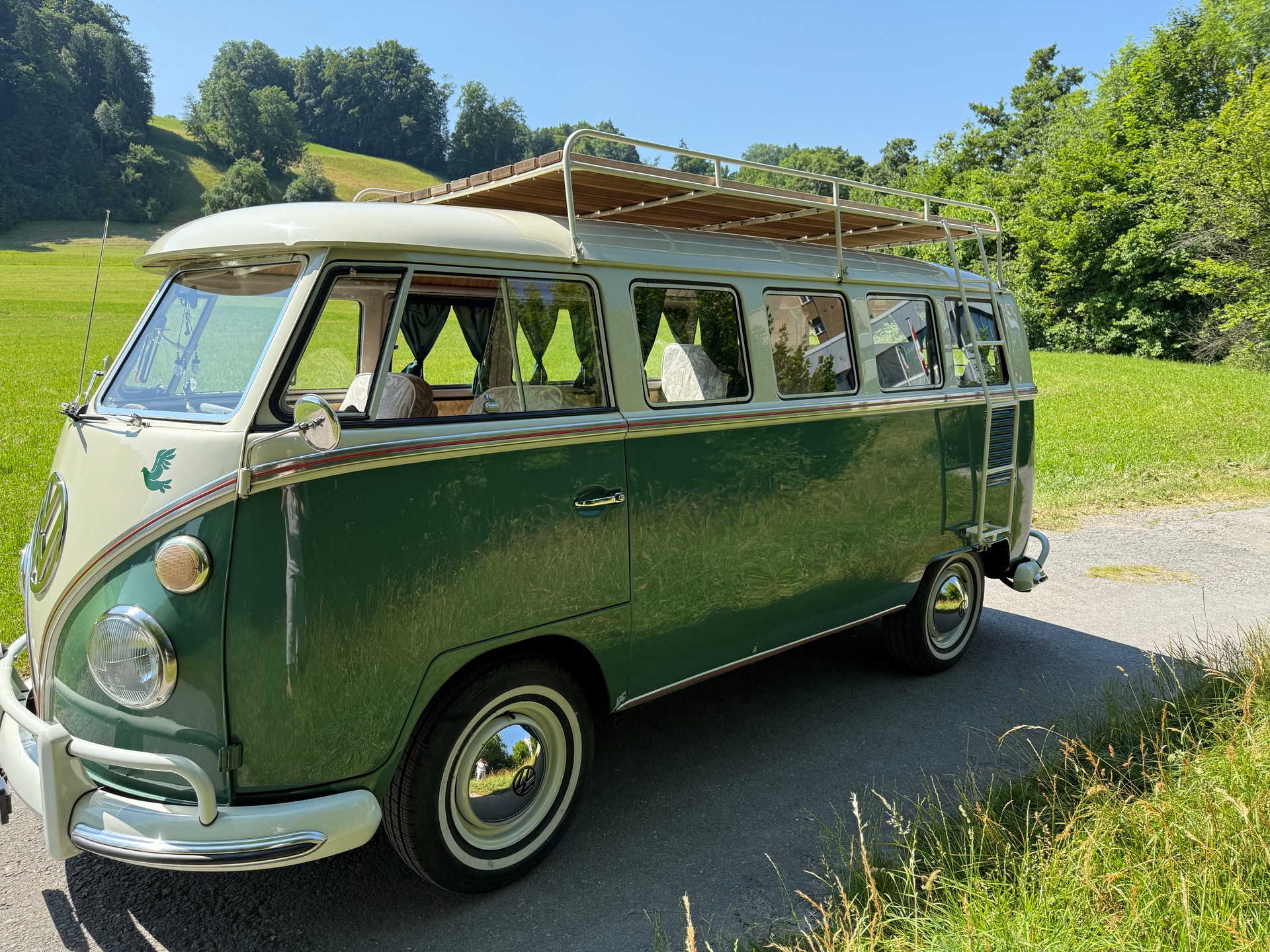 VW Bus T1 Deluxe-image-1
