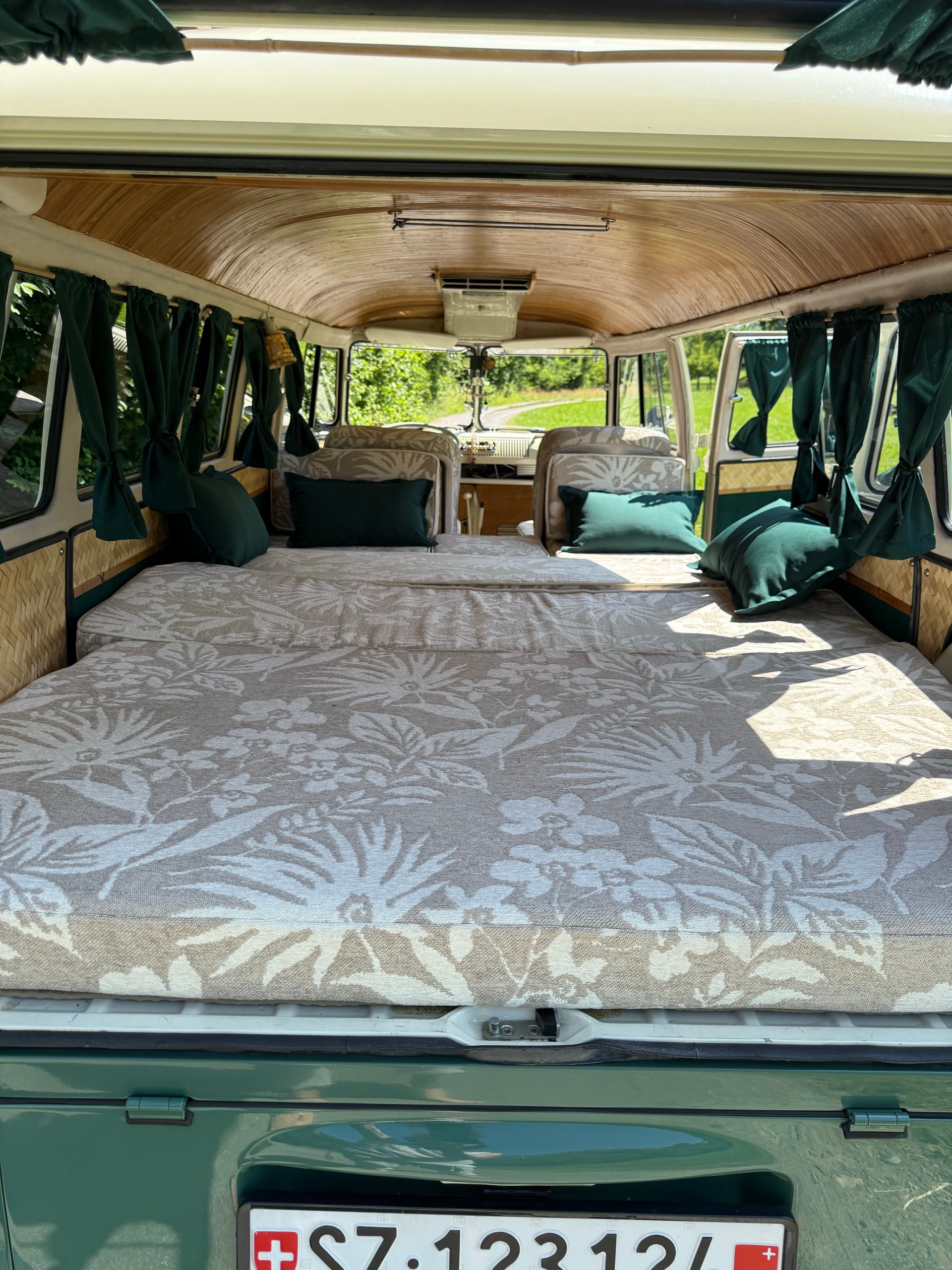 VW Bus T1 Deluxe-image-13