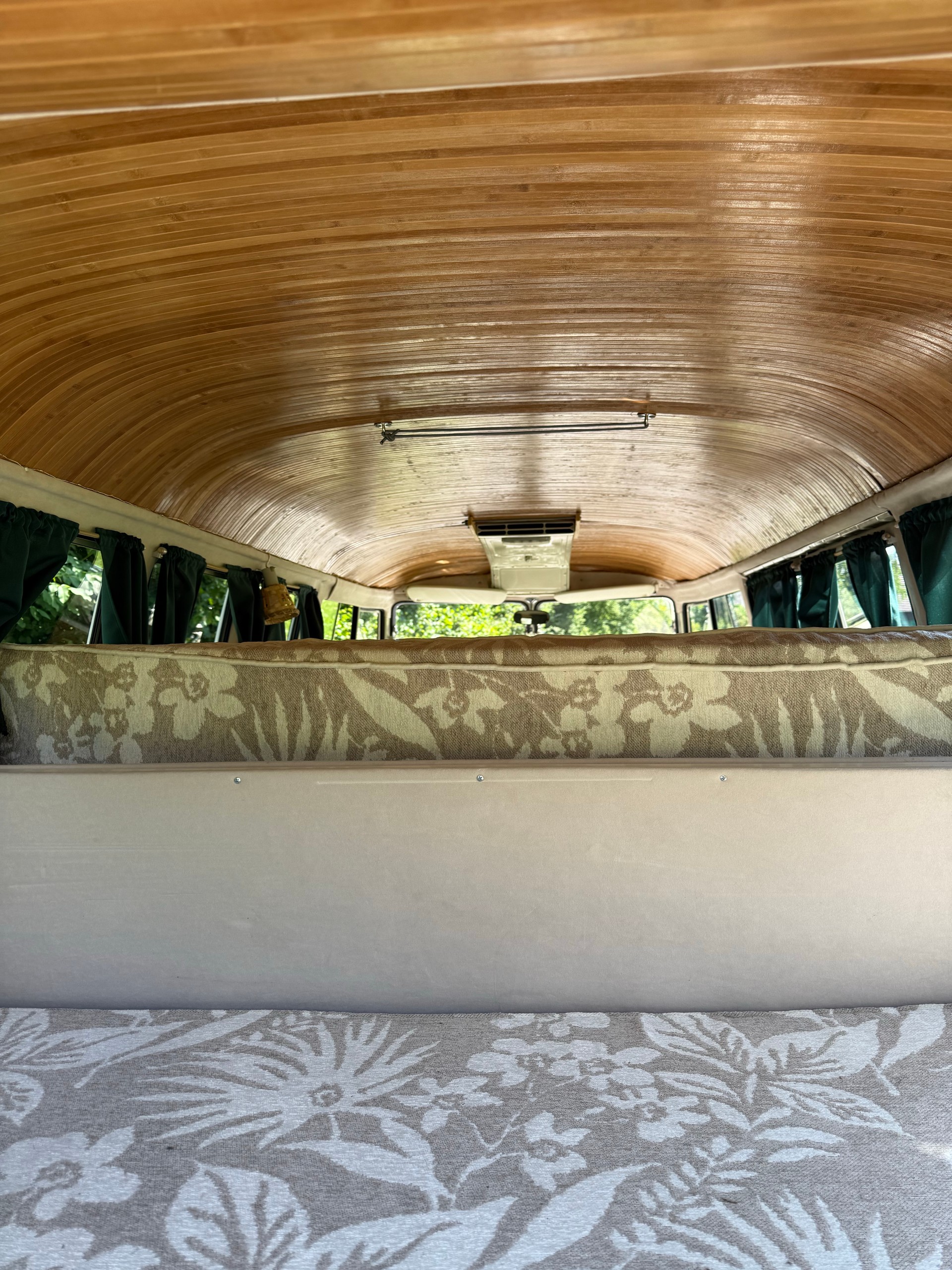 VW Bus T1 Deluxe-image-5